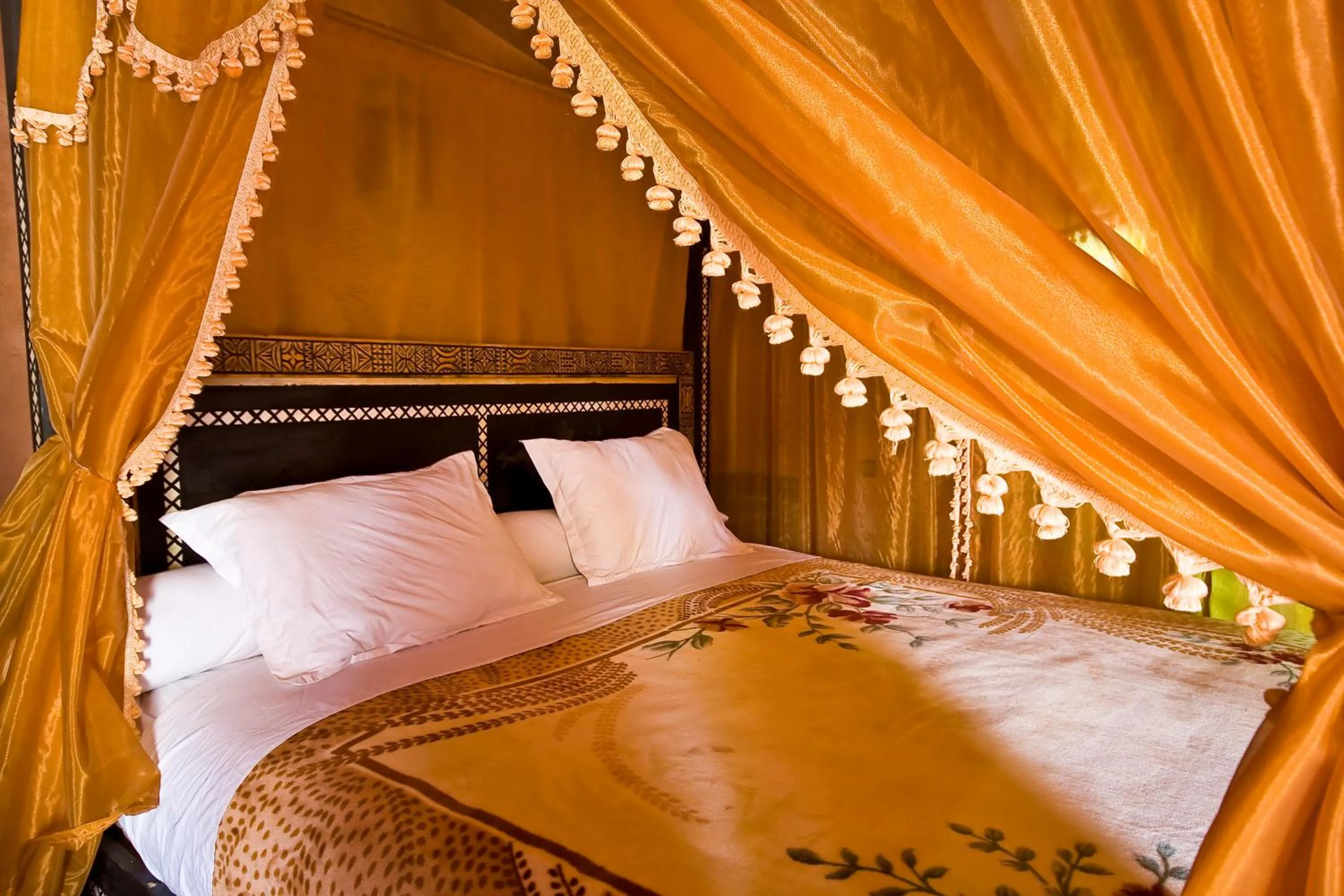 Bedroom, Bed in Chez Le Pacha - Authentic Sahara Hotel Mhamid