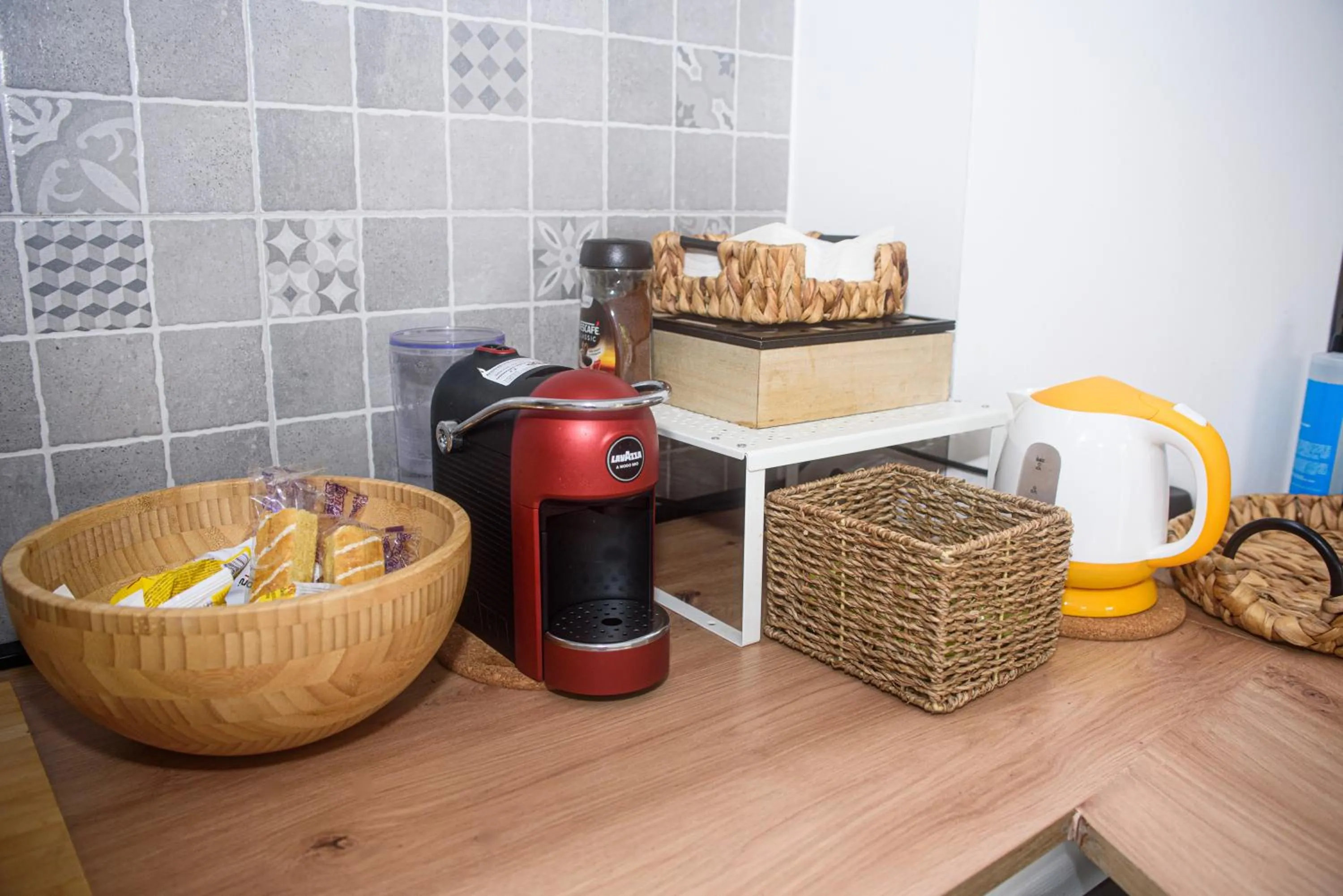 Coffee/tea facilities in Holiday House ViscaUno