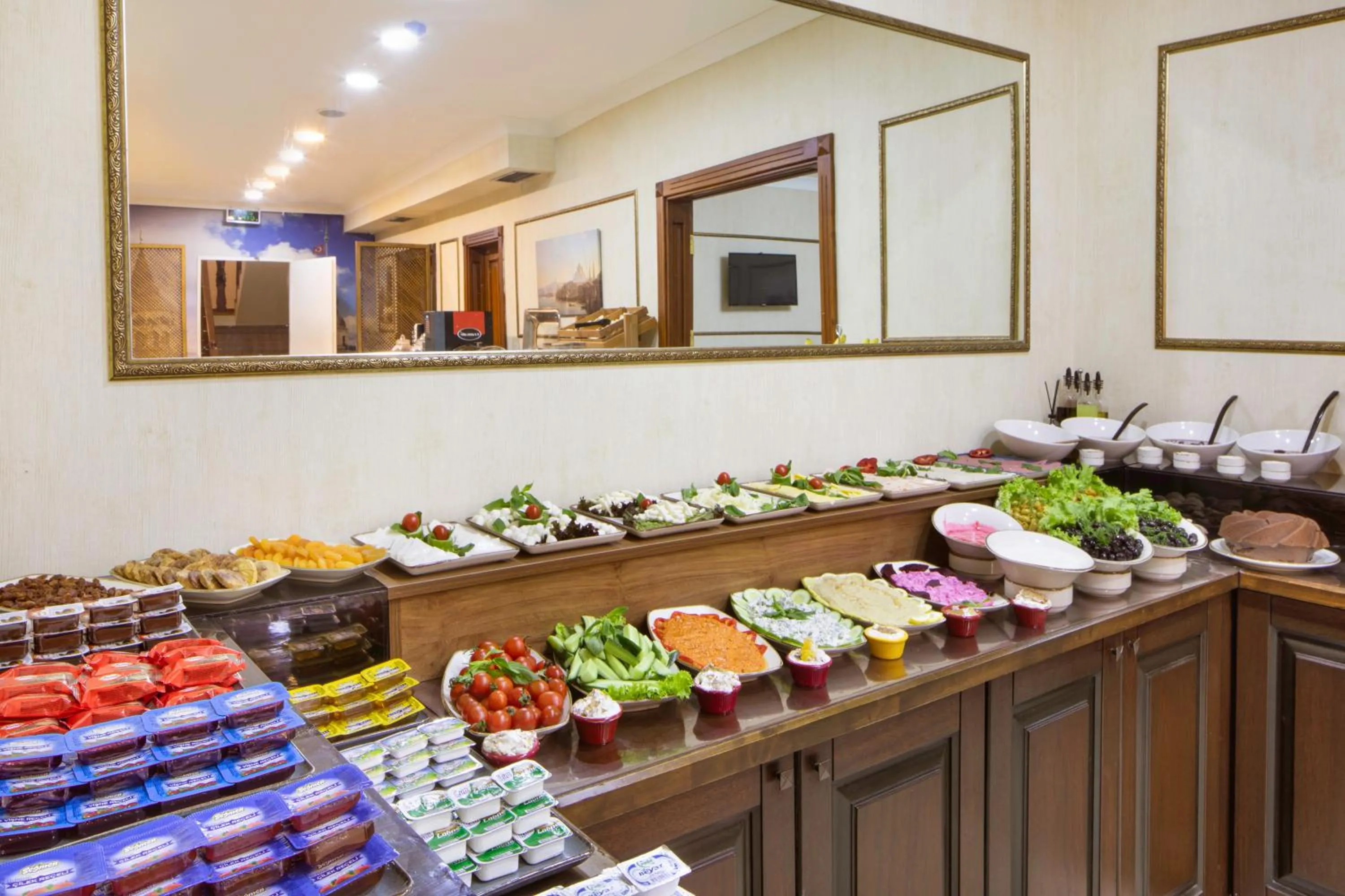 Breakfast in Bender Hotel