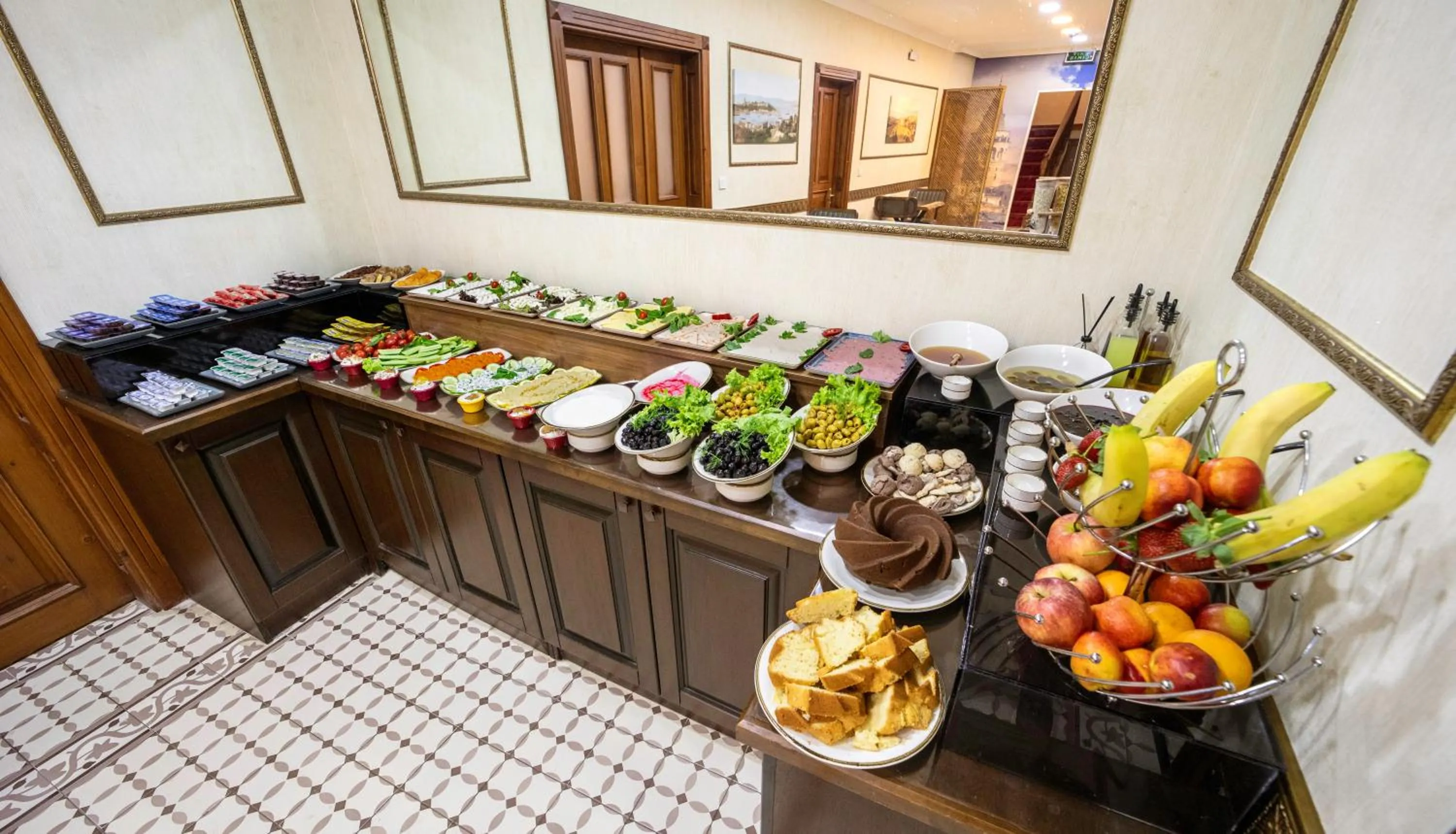 Breakfast in Bender Hotel