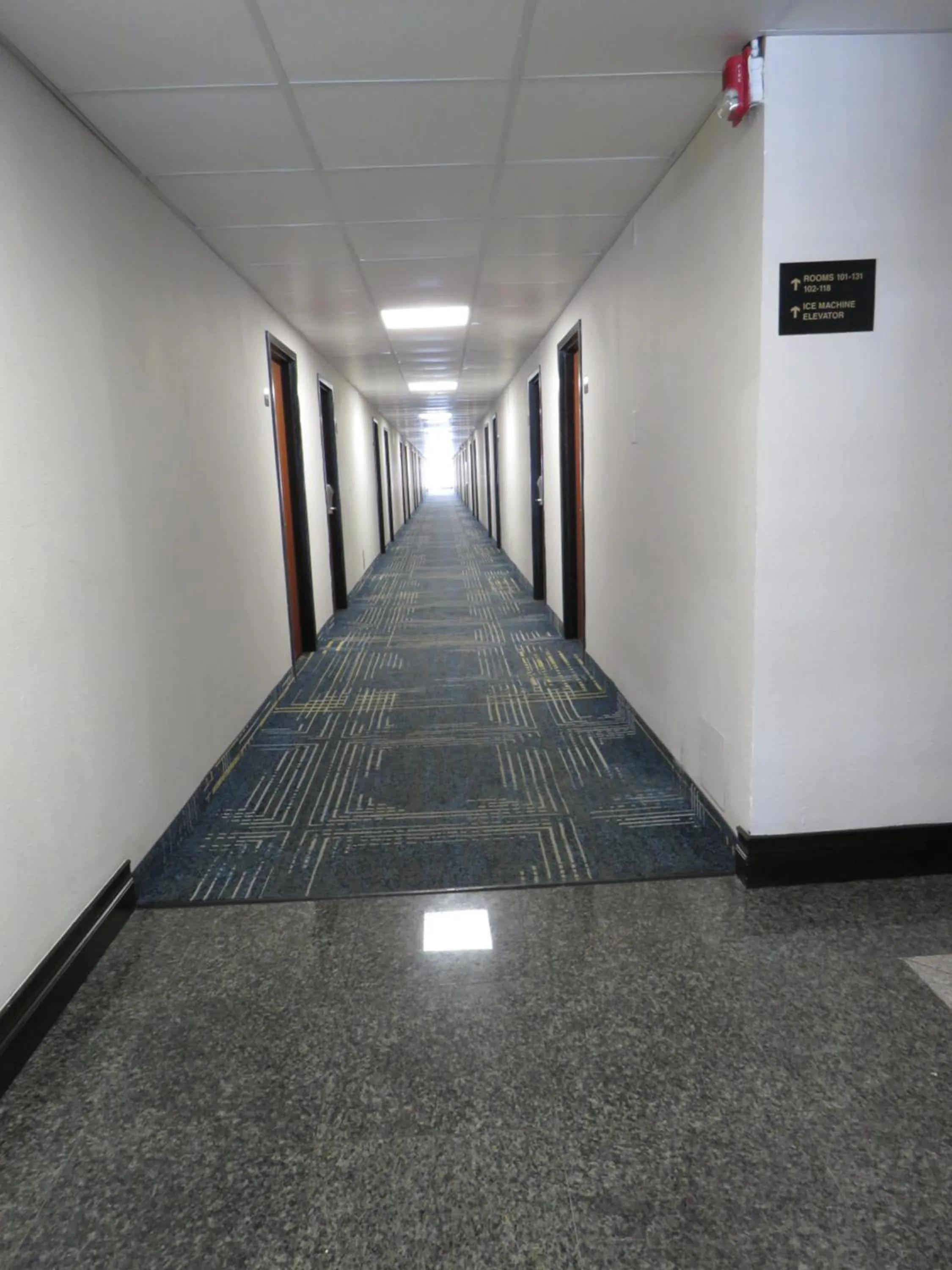 Property building in American Inn & Suites