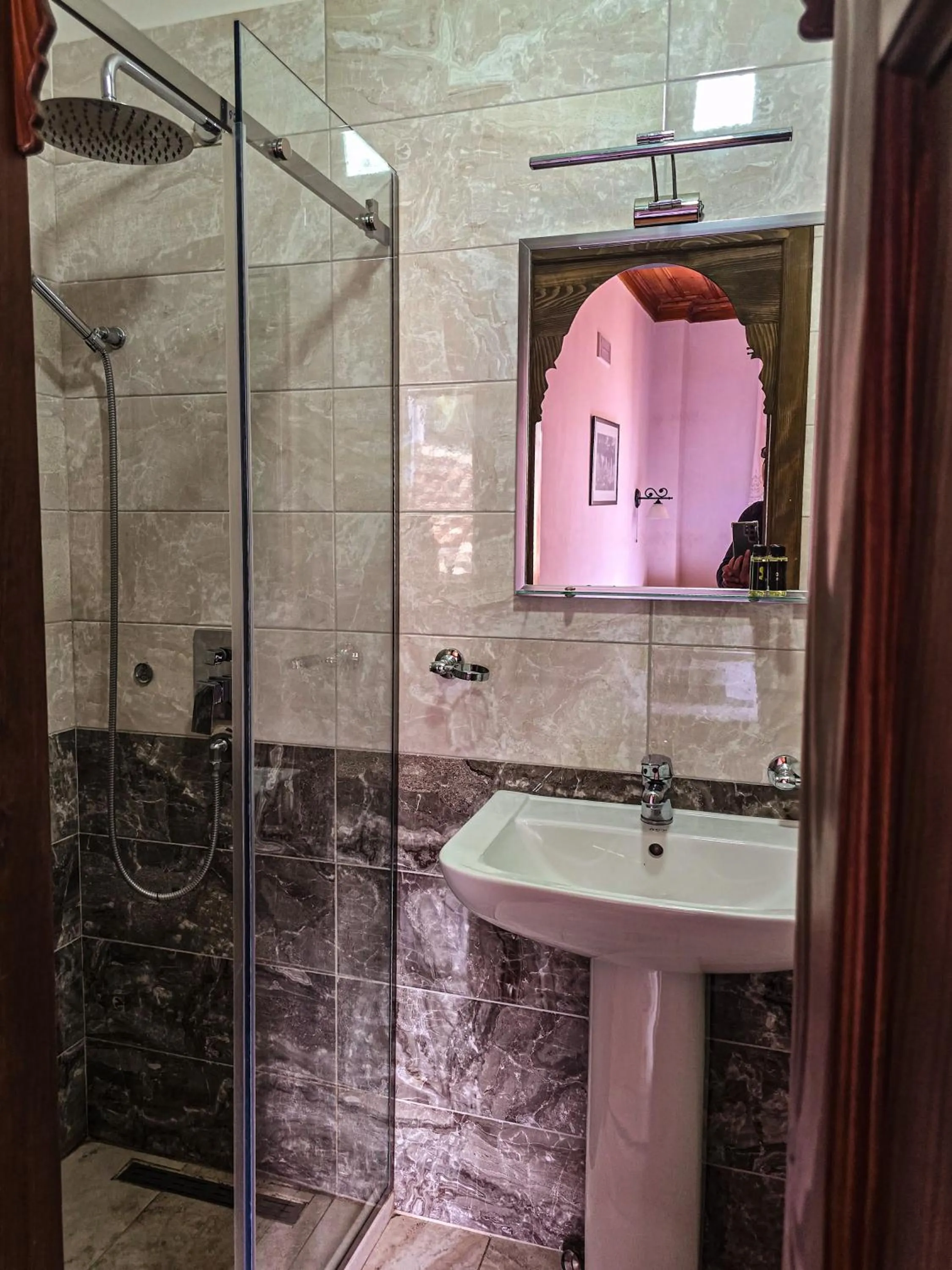 Shower in Hotel Gorica - UNESCO quarter