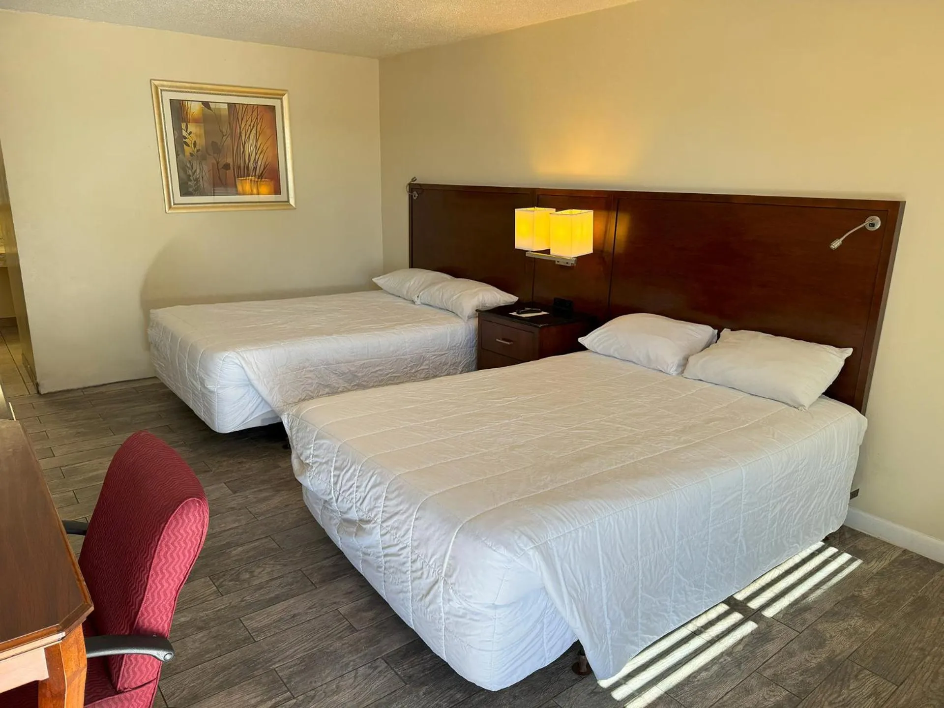 Bedroom, Bed in Big Chile Inn & Suites