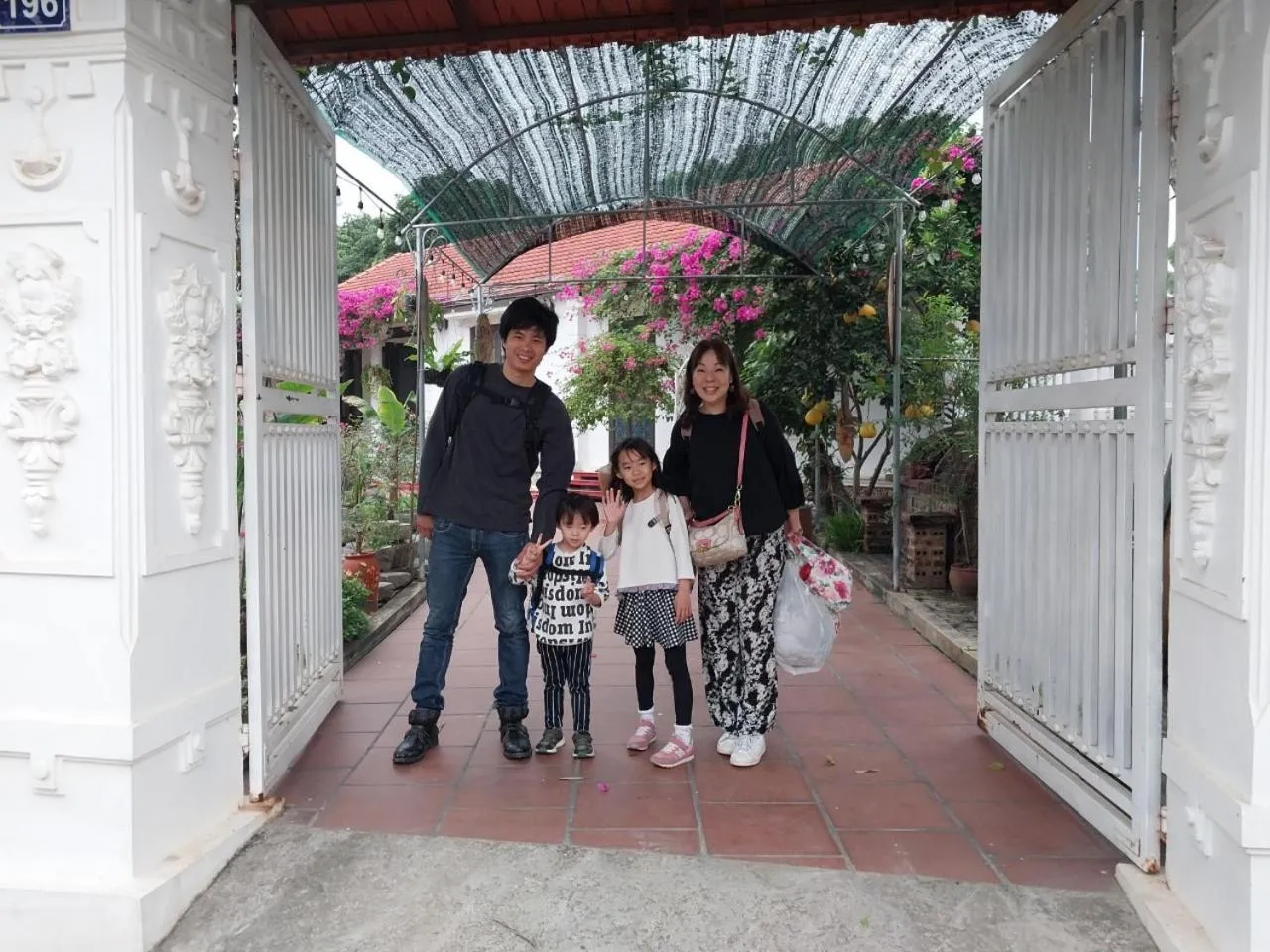 Facade/entrance in Nha Xanh Homestay