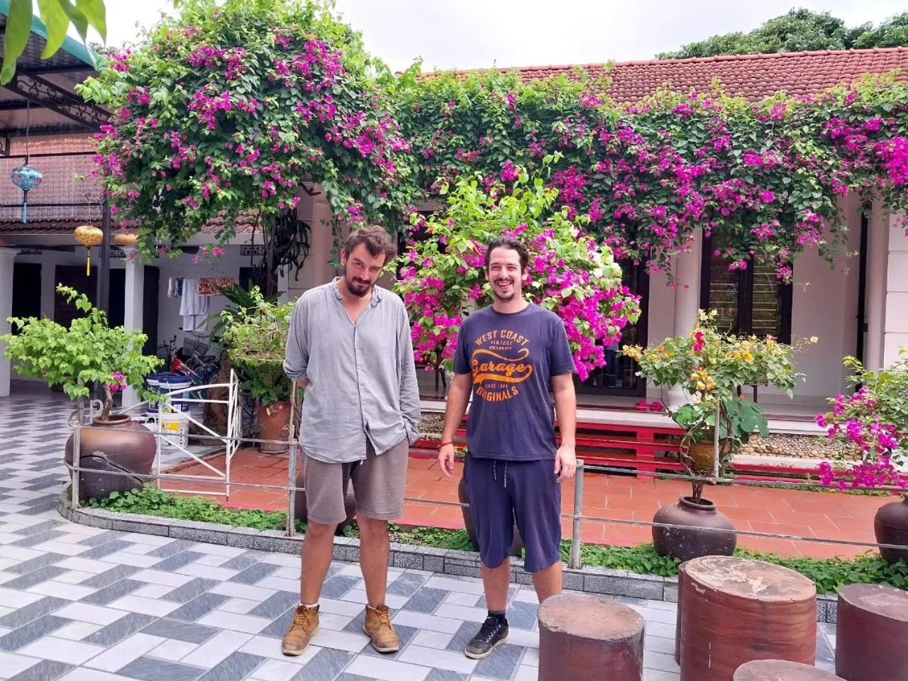 group of guests in Nha Xanh Homestay