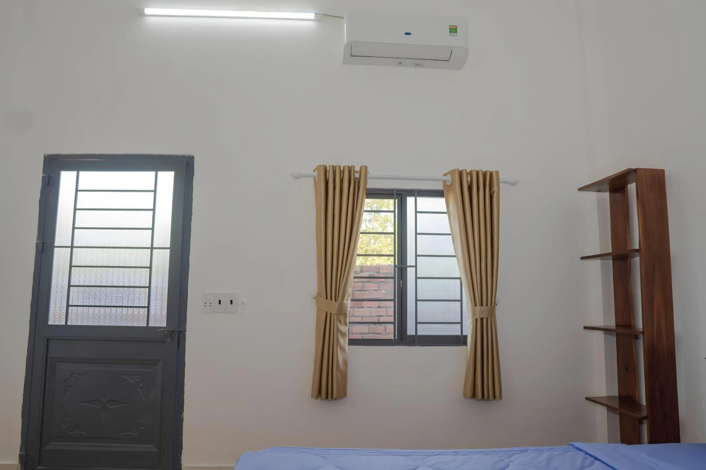 air conditioner, Bed in Nhà Nghỉ Vườn Oải Hương LAVENDER GARDEN GUEST HOUSE