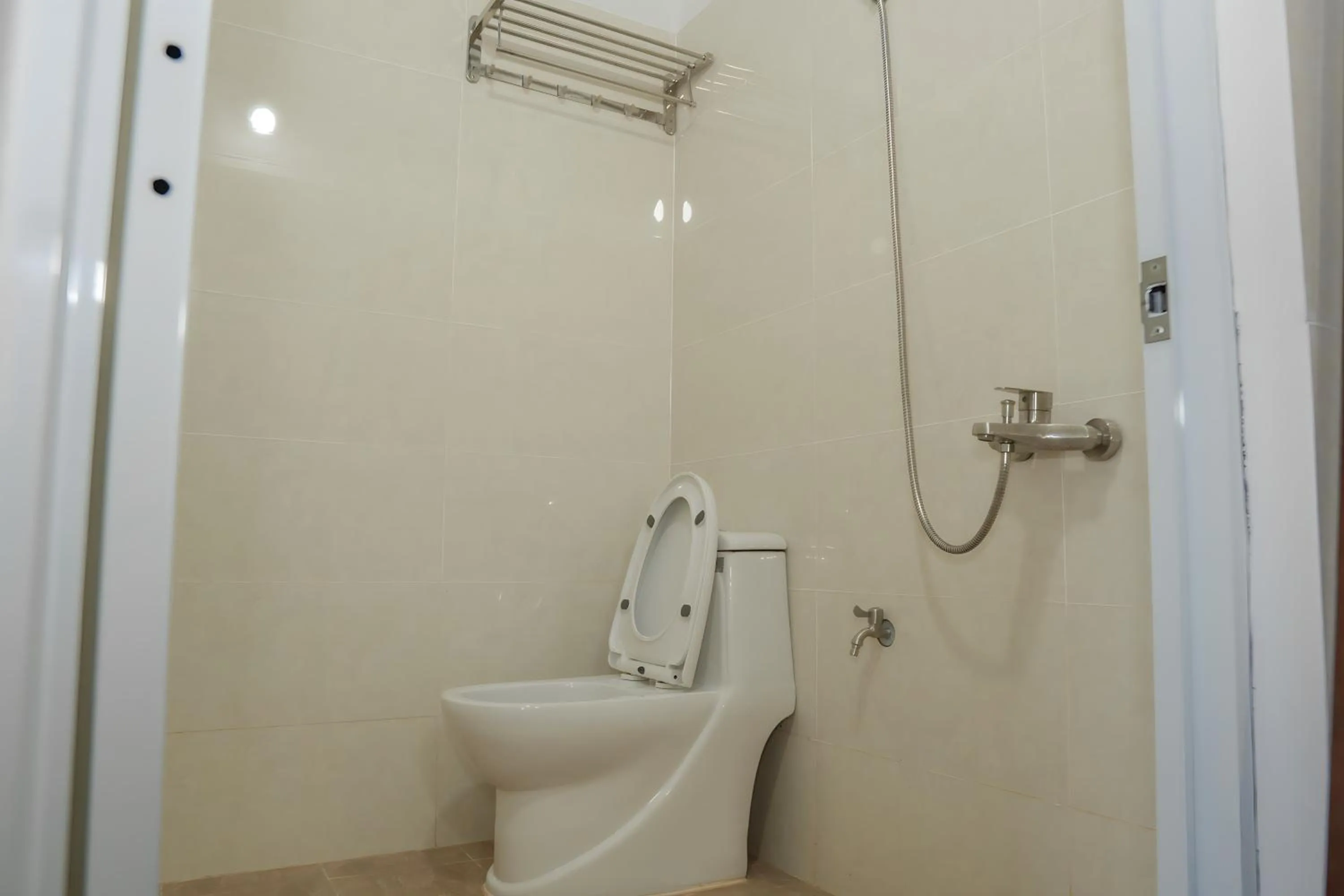 Toilet in Nhà Nghỉ Vườn Oải Hương LAVENDER GARDEN GUEST HOUSE