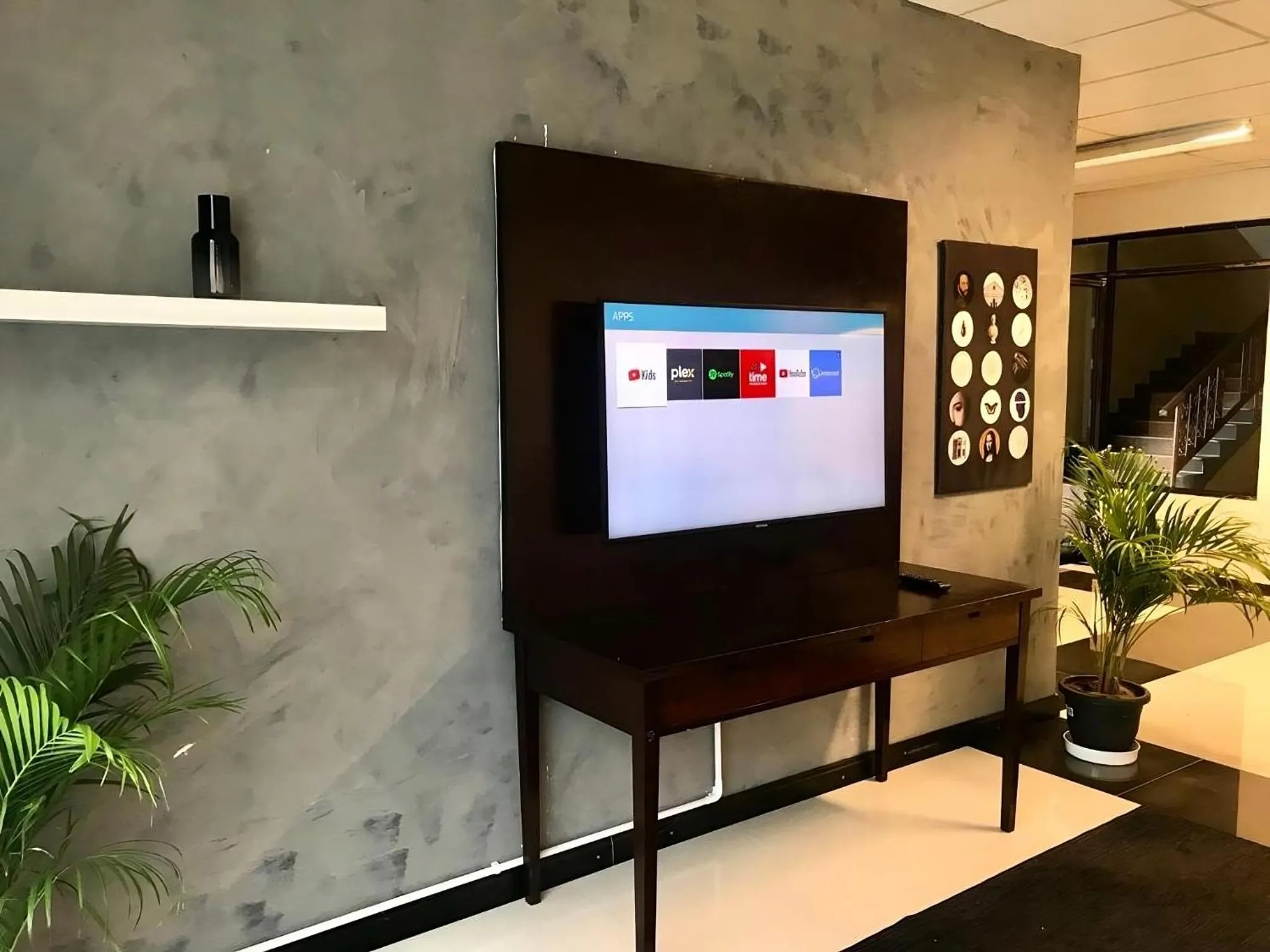 Communal lounge/ TV room in Rhu Dormitory