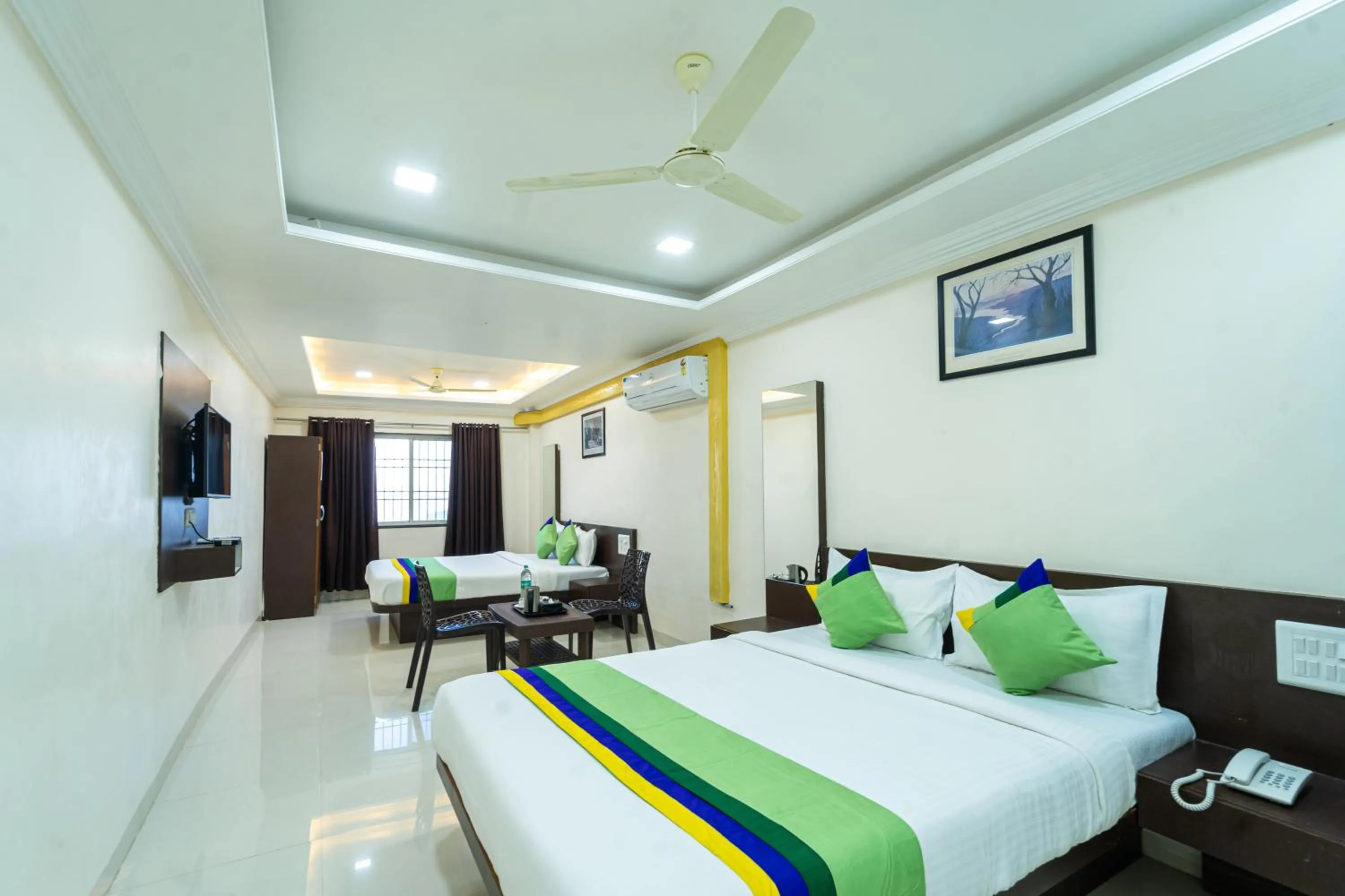 Bedroom, Bed in Treebo Kaizen, 3 Kms From Paragliding