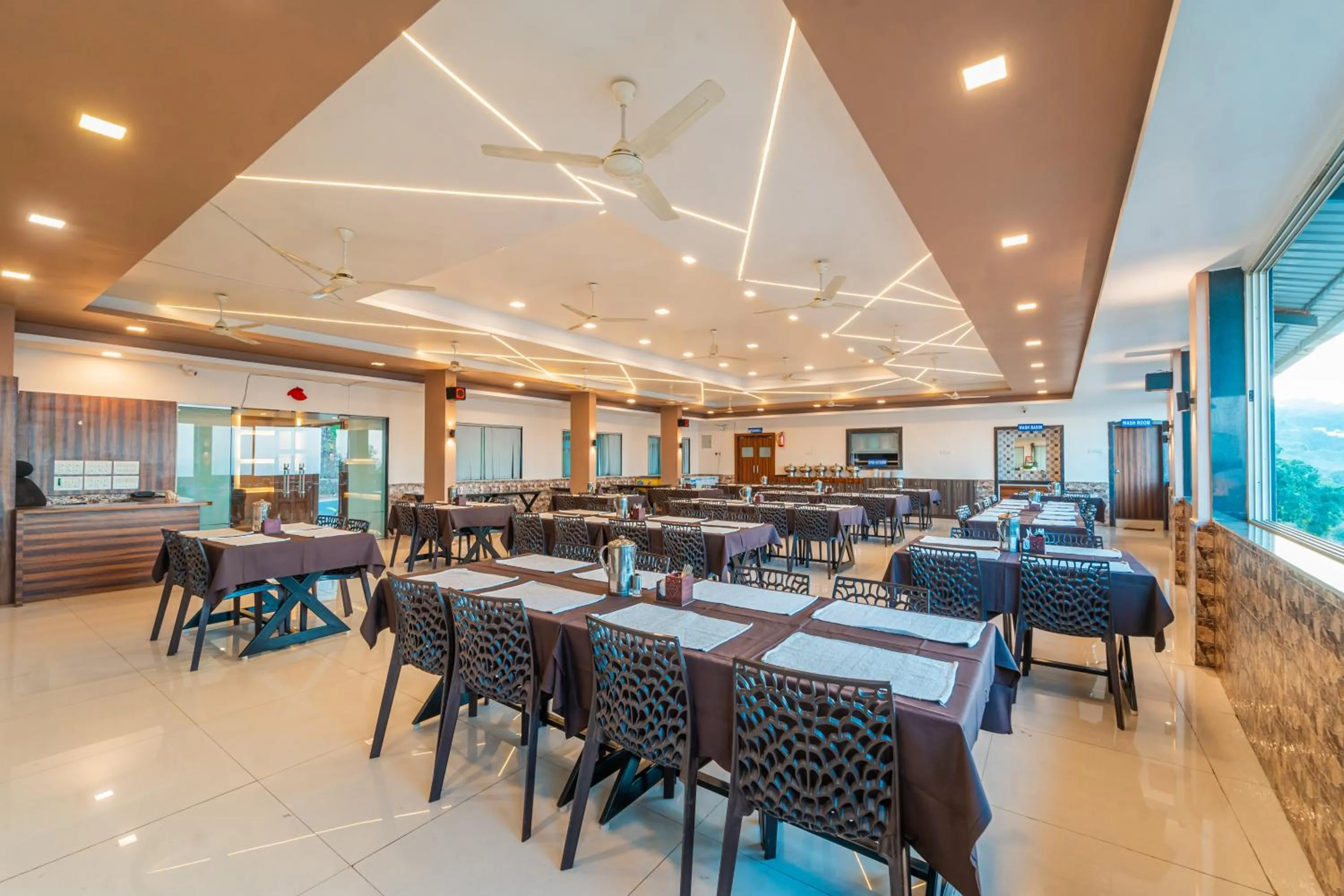 Restaurant/places to eat in Treebo Kaizen, 3 Kms From Paragliding