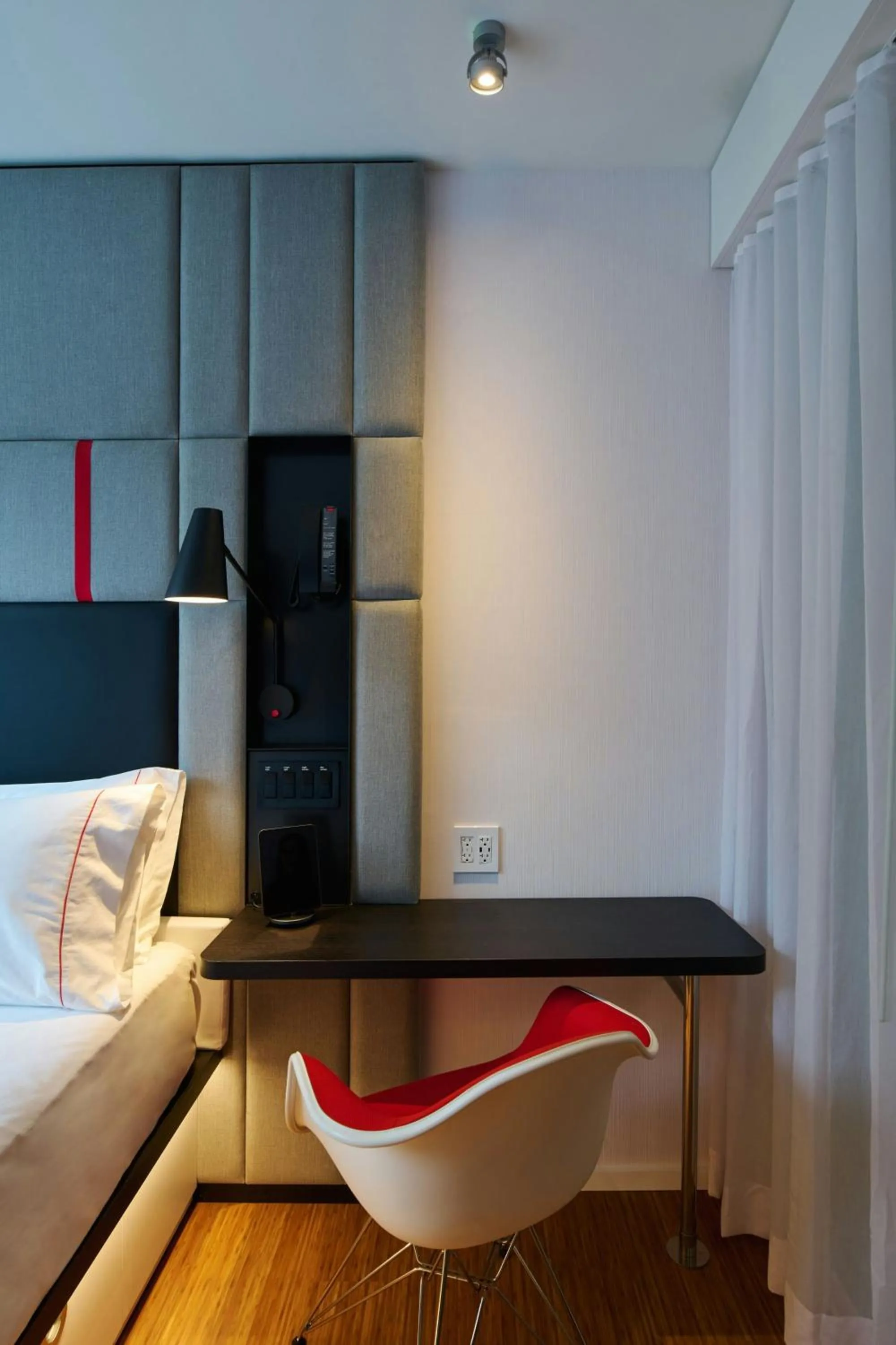 Bedroom, Bed in citizenM Austin Downtown