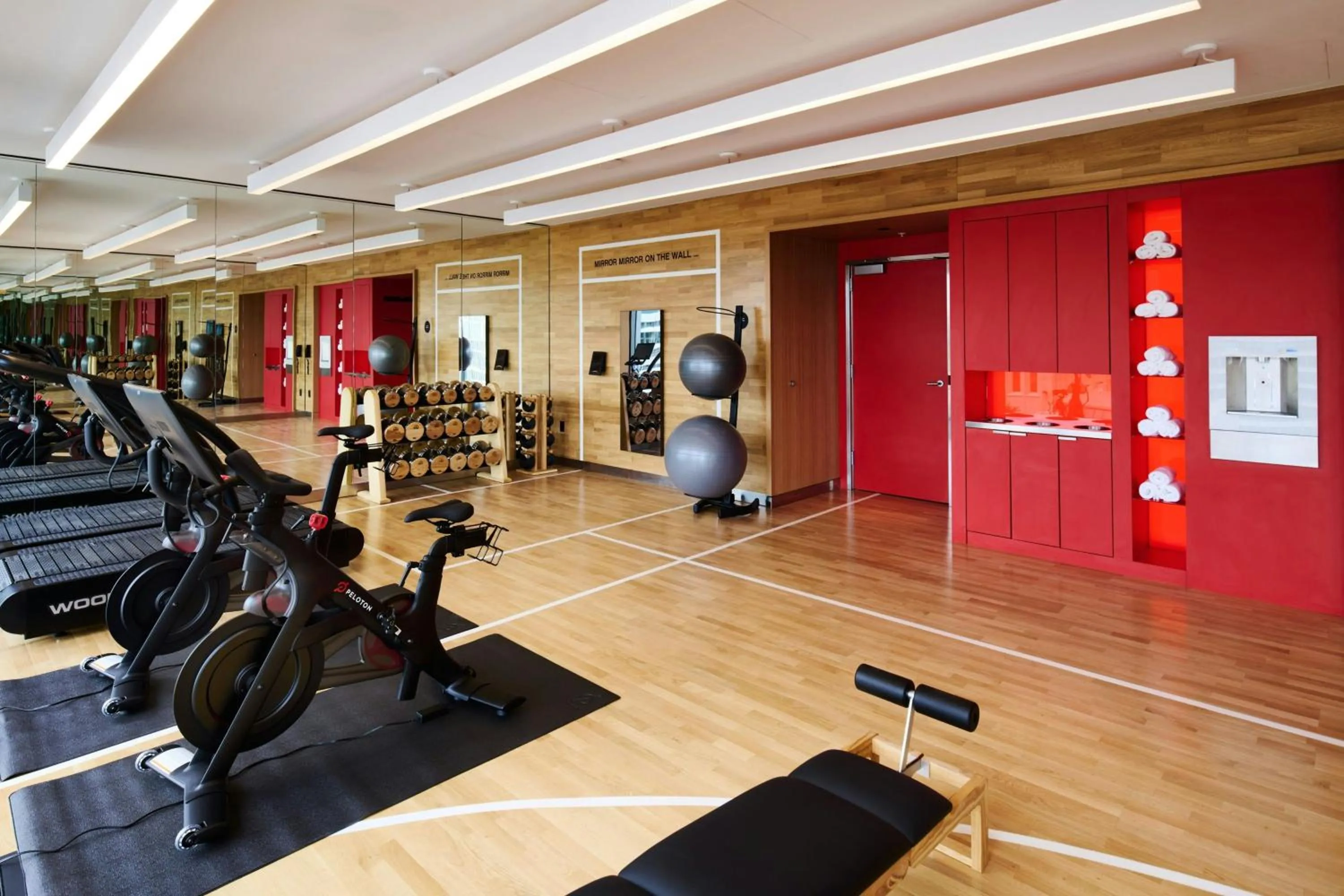Fitness centre/facilities in citizenM Austin Downtown