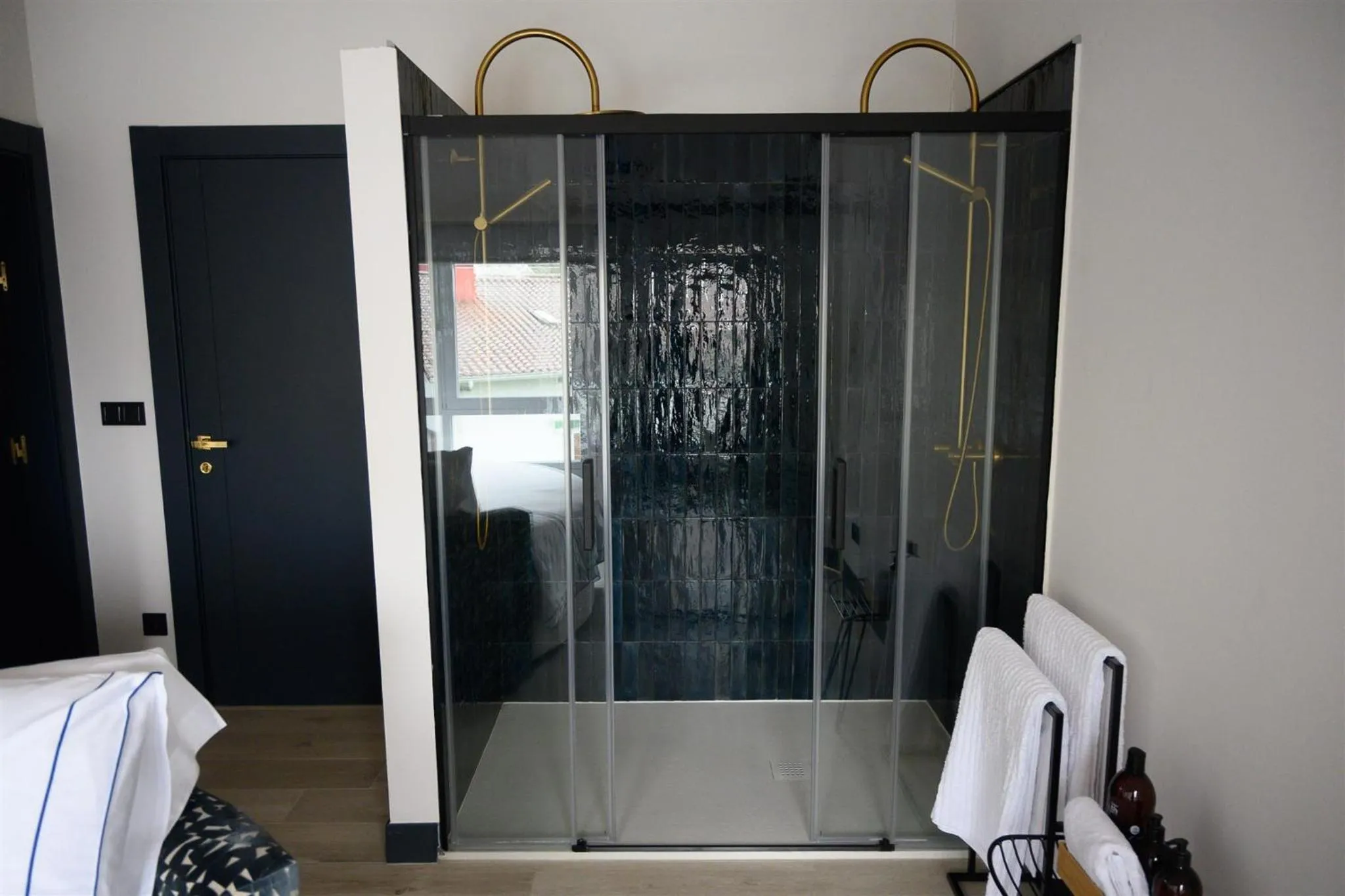 Shower in Neguetxea Boutique Guest House