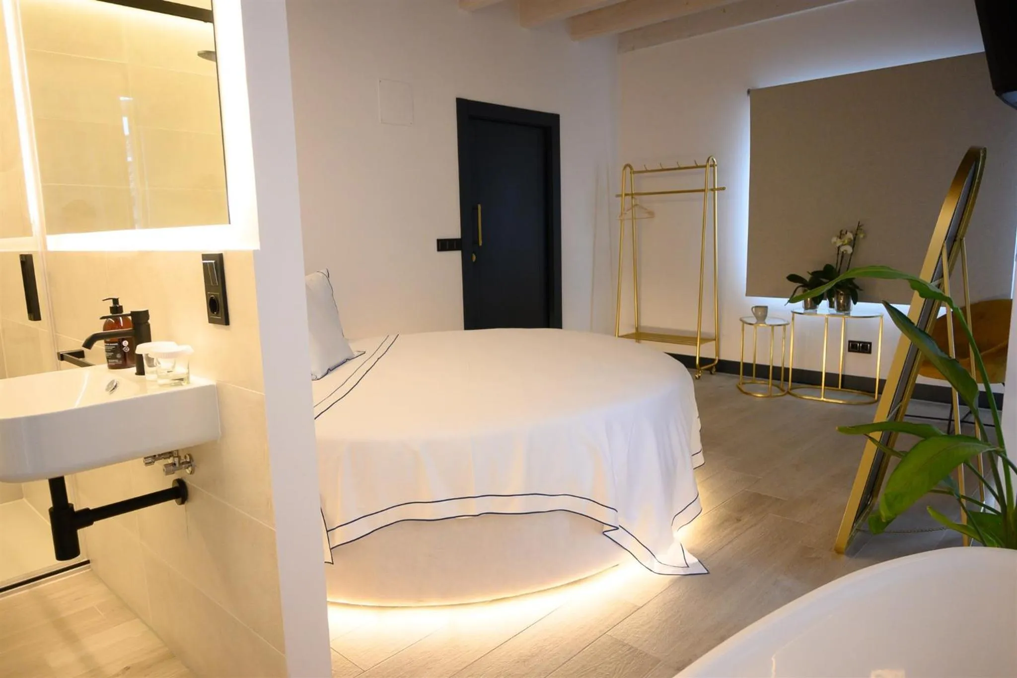 Photo of the whole room, Bed in Neguetxea Boutique Guest House