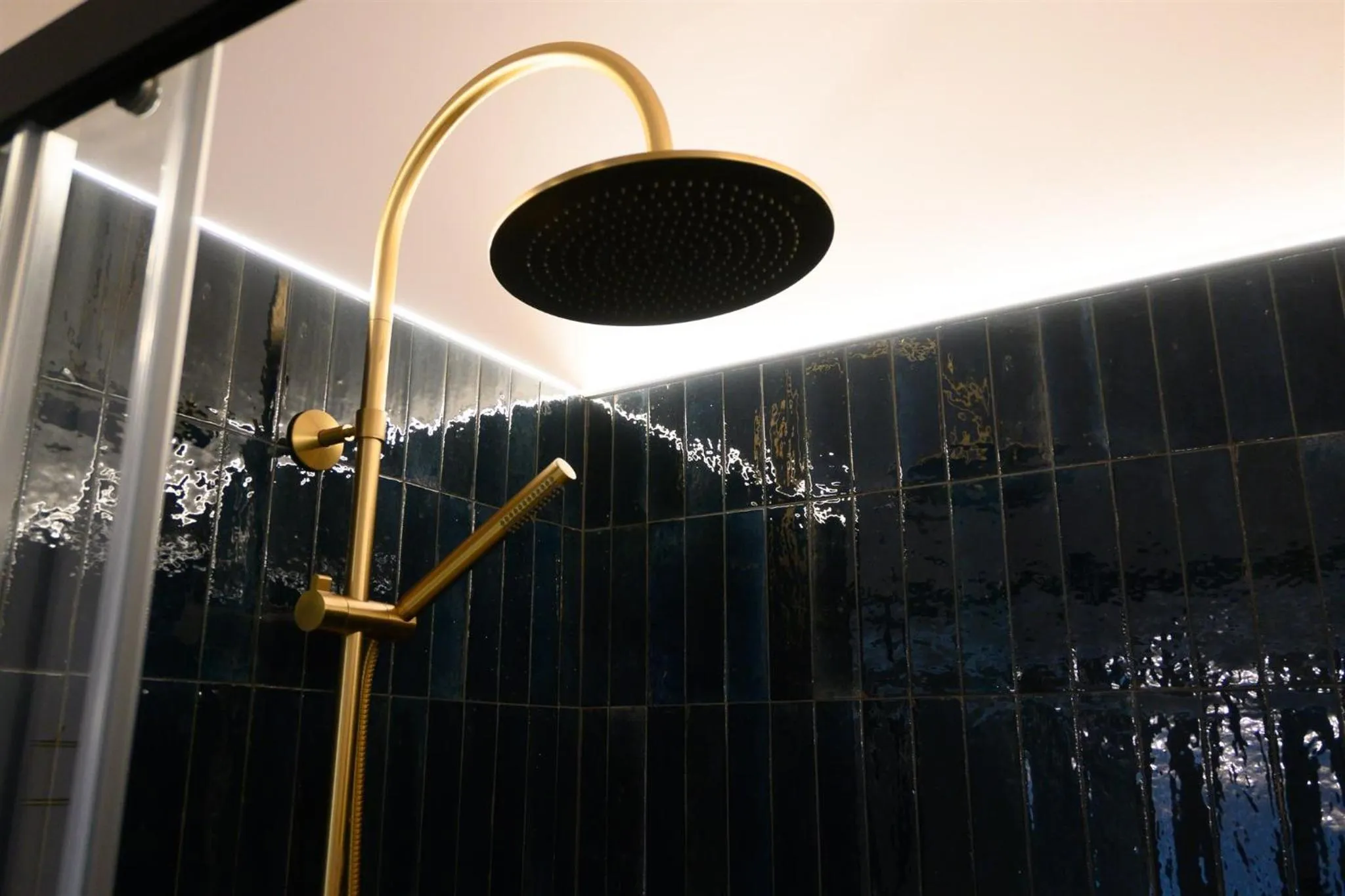 Shower in Neguetxea Boutique Guest House