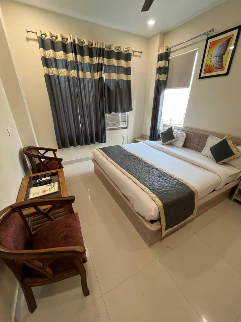 View (from property/room), Bed in HOTEL KAVANA