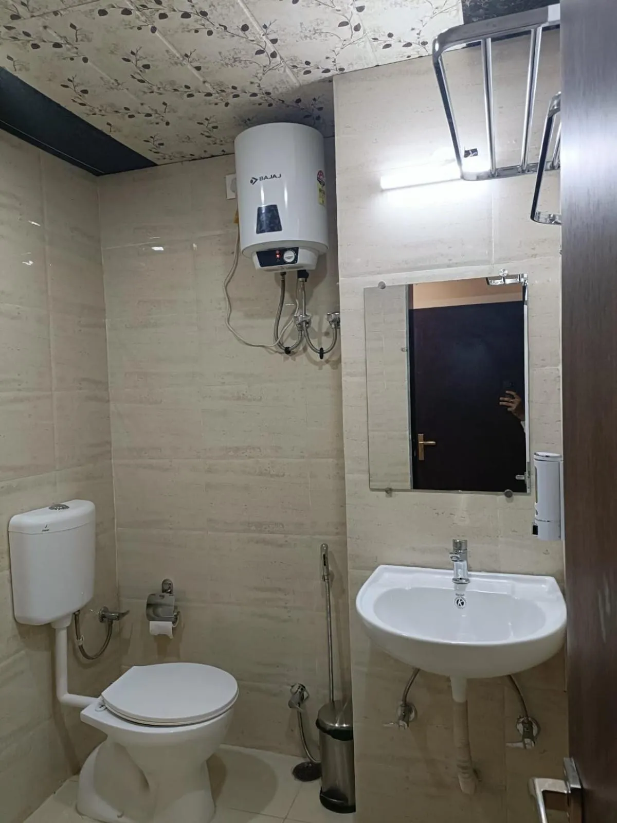 Toilet in HOTEL KAVANA