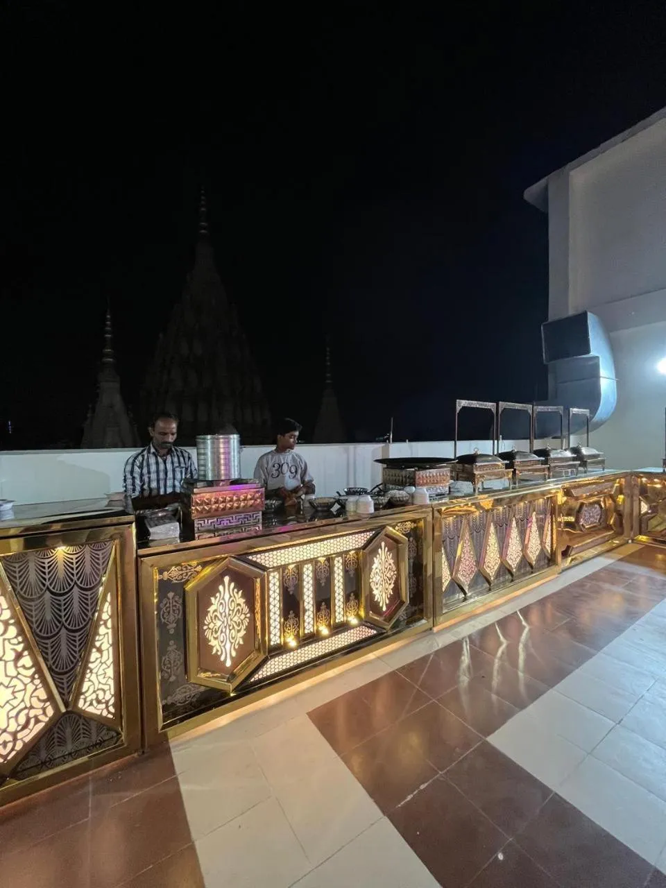 Dining area in HOTEL KAVANA