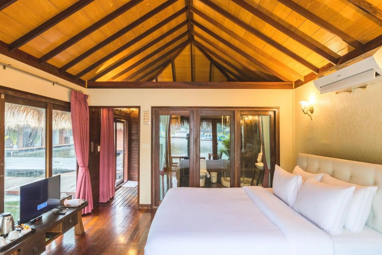 Bed in Ruknam Resort