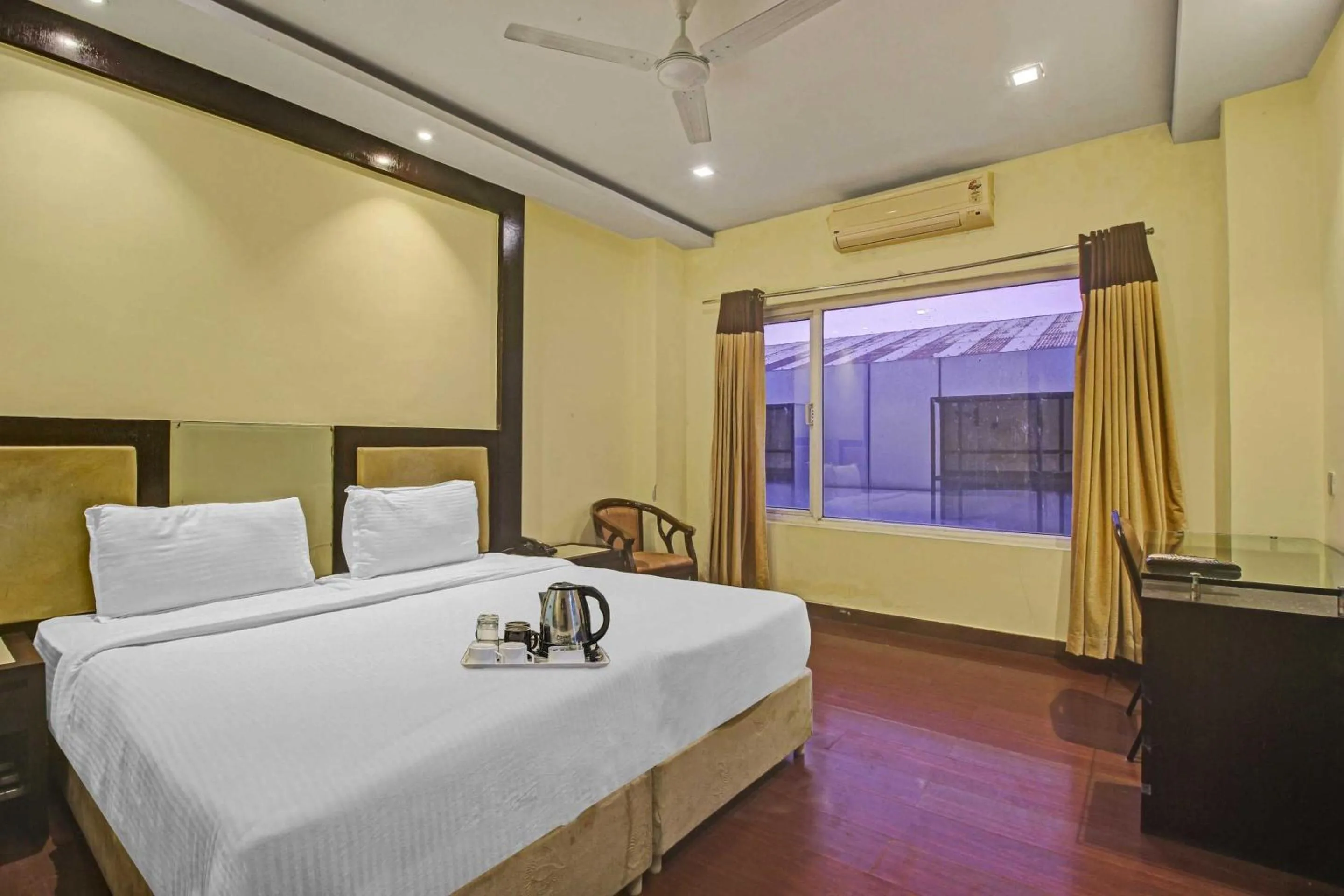 Bedroom, Bed in Collection O Grand Krishna