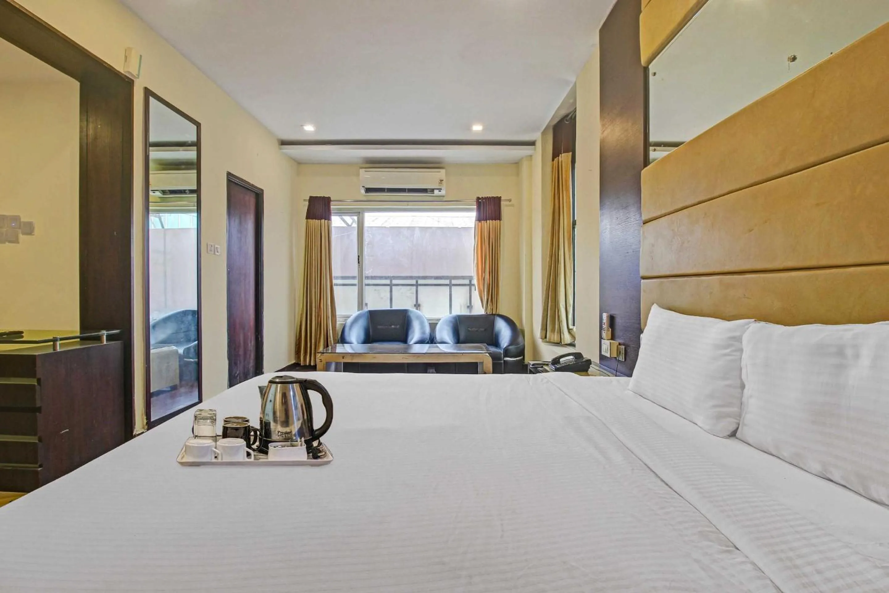 Bedroom, Bed in Collection O Grand Krishna