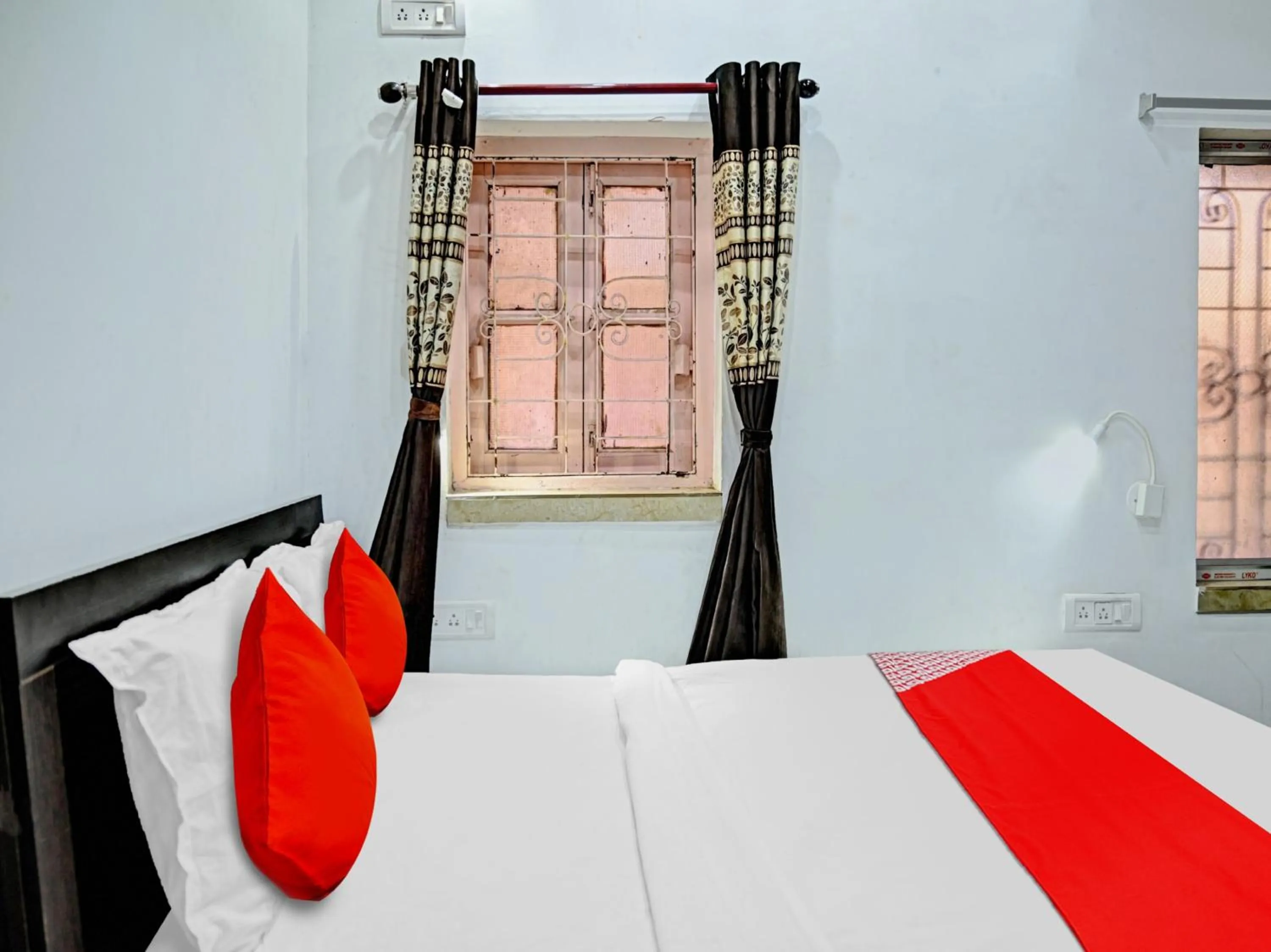 Bedroom, Bed in Hotel O LAXMI GUEST HOUSE JADAVPUR
