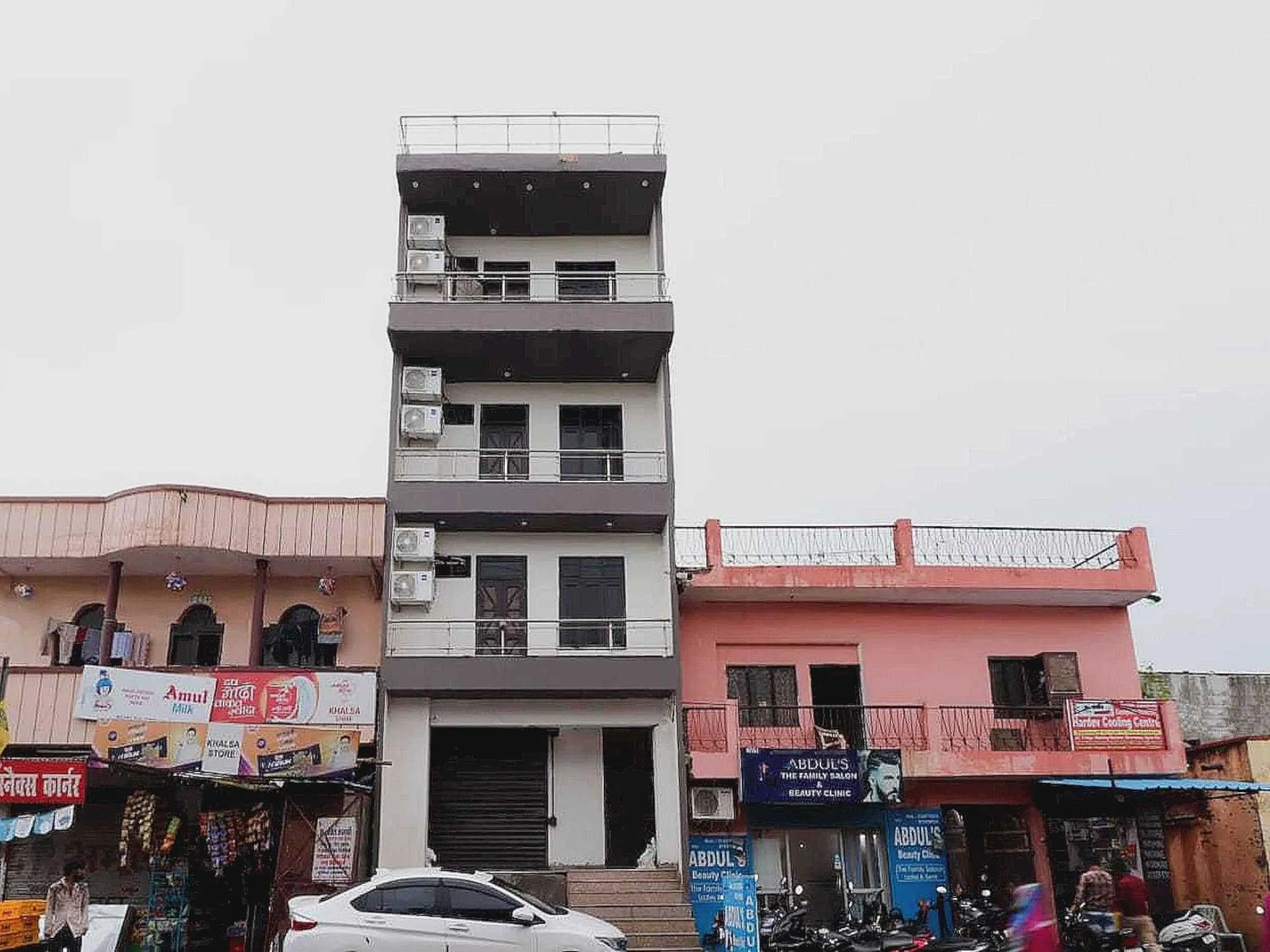 Facade/entrance in Hotel O The Knights Inn