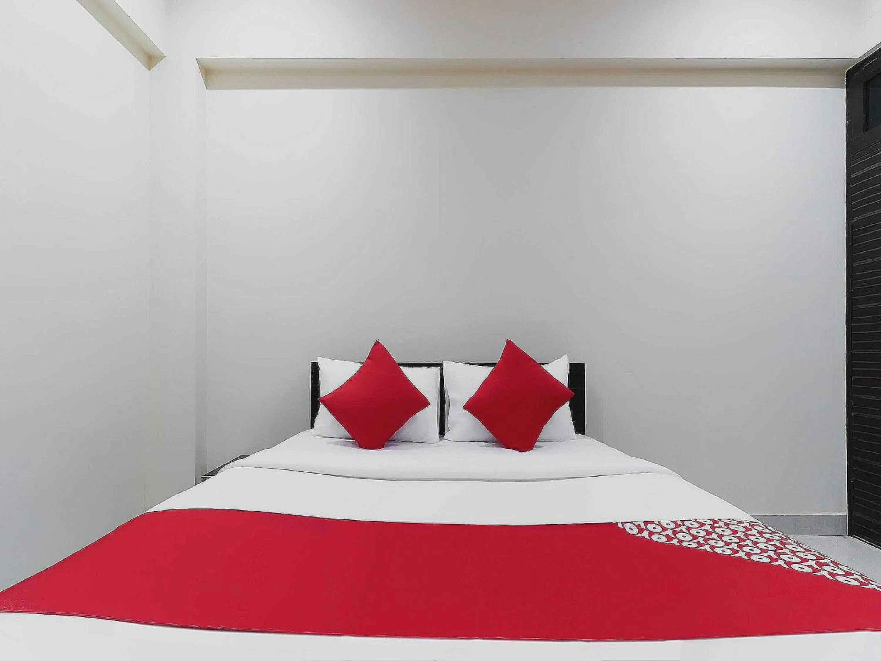 Bedroom in Hotel O The Knights Inn