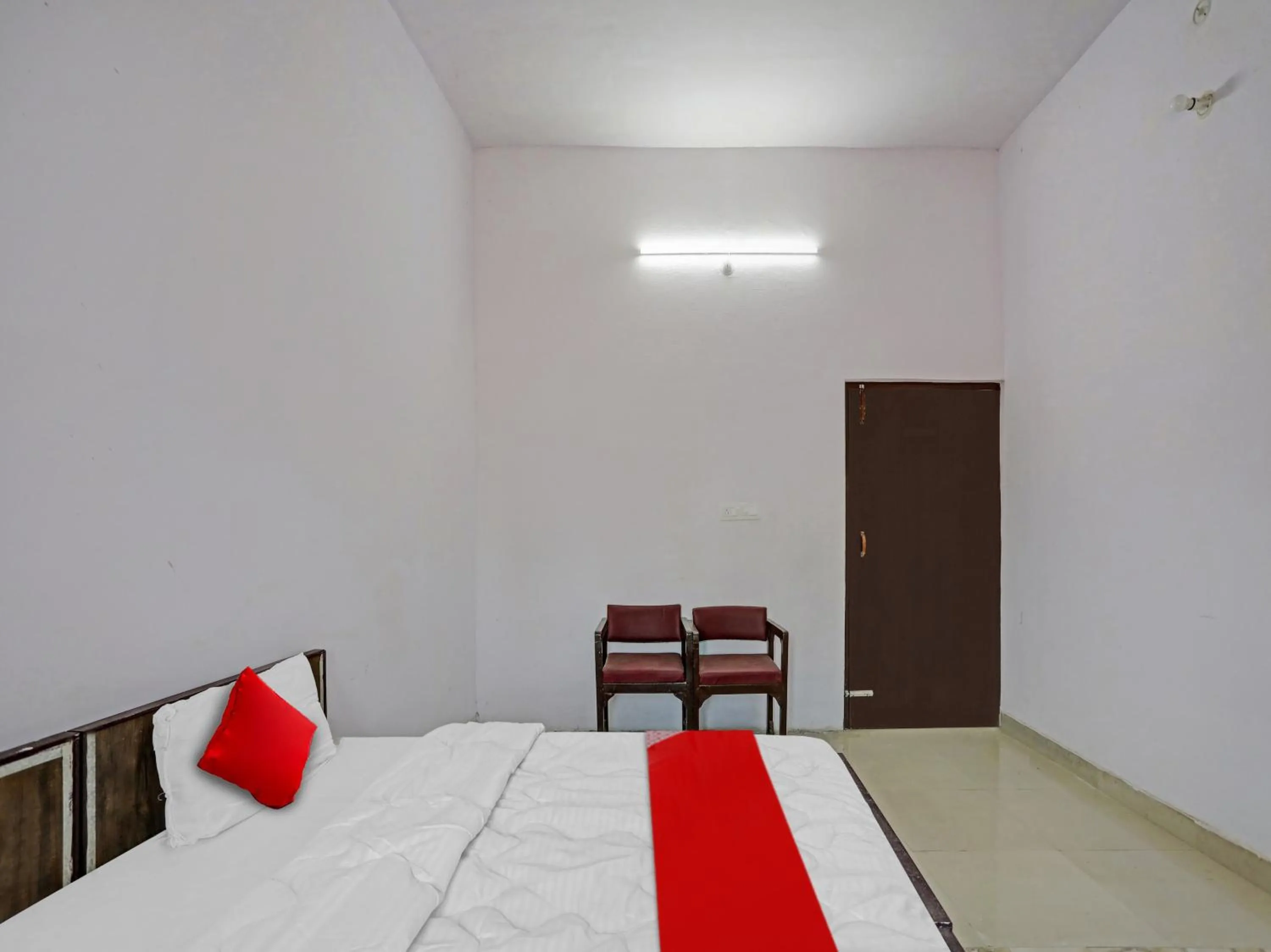 Bedroom, Bed in Hotel O by OYO easy stay inn