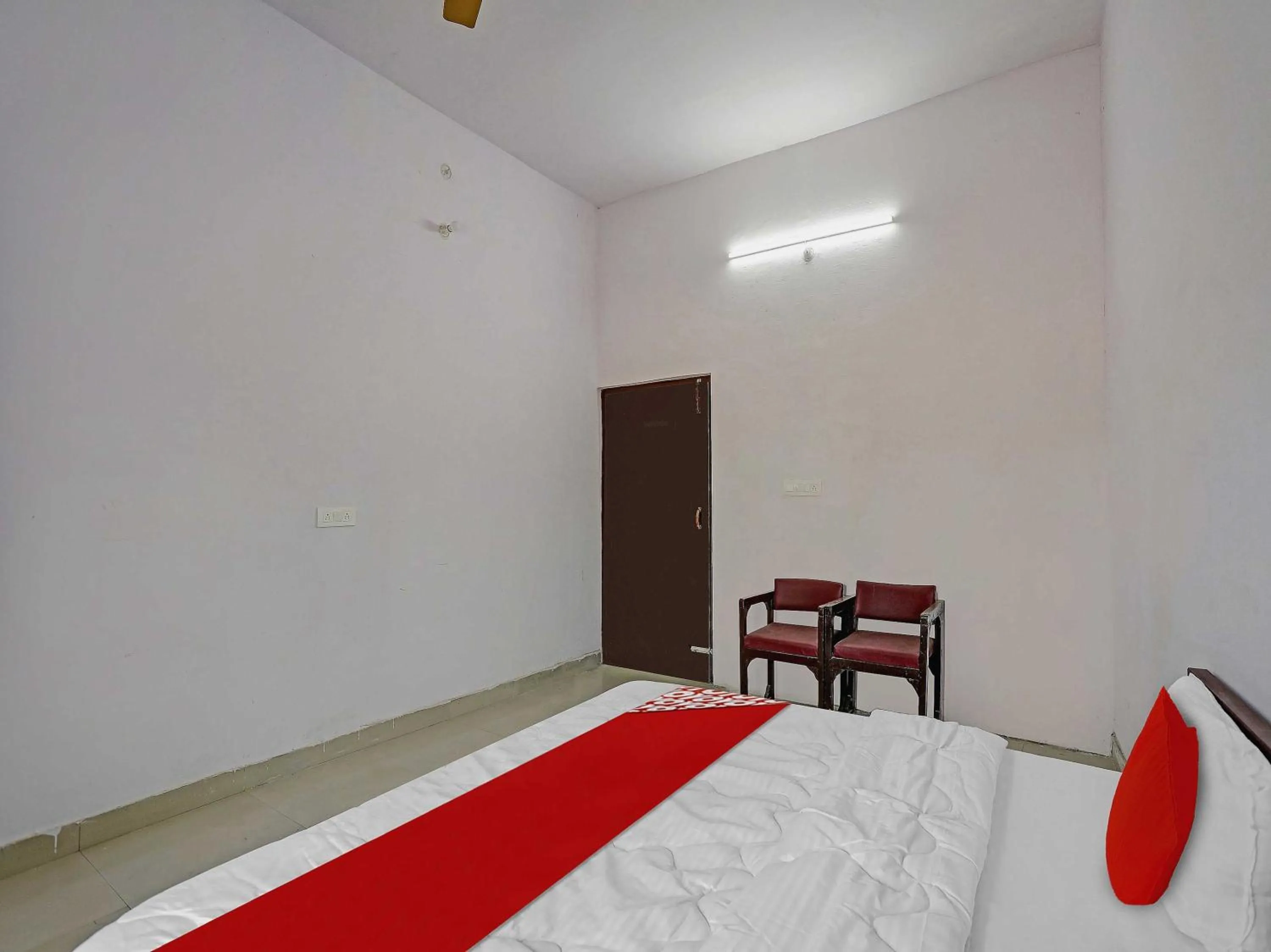 Bedroom, Bed in Hotel O by OYO easy stay inn