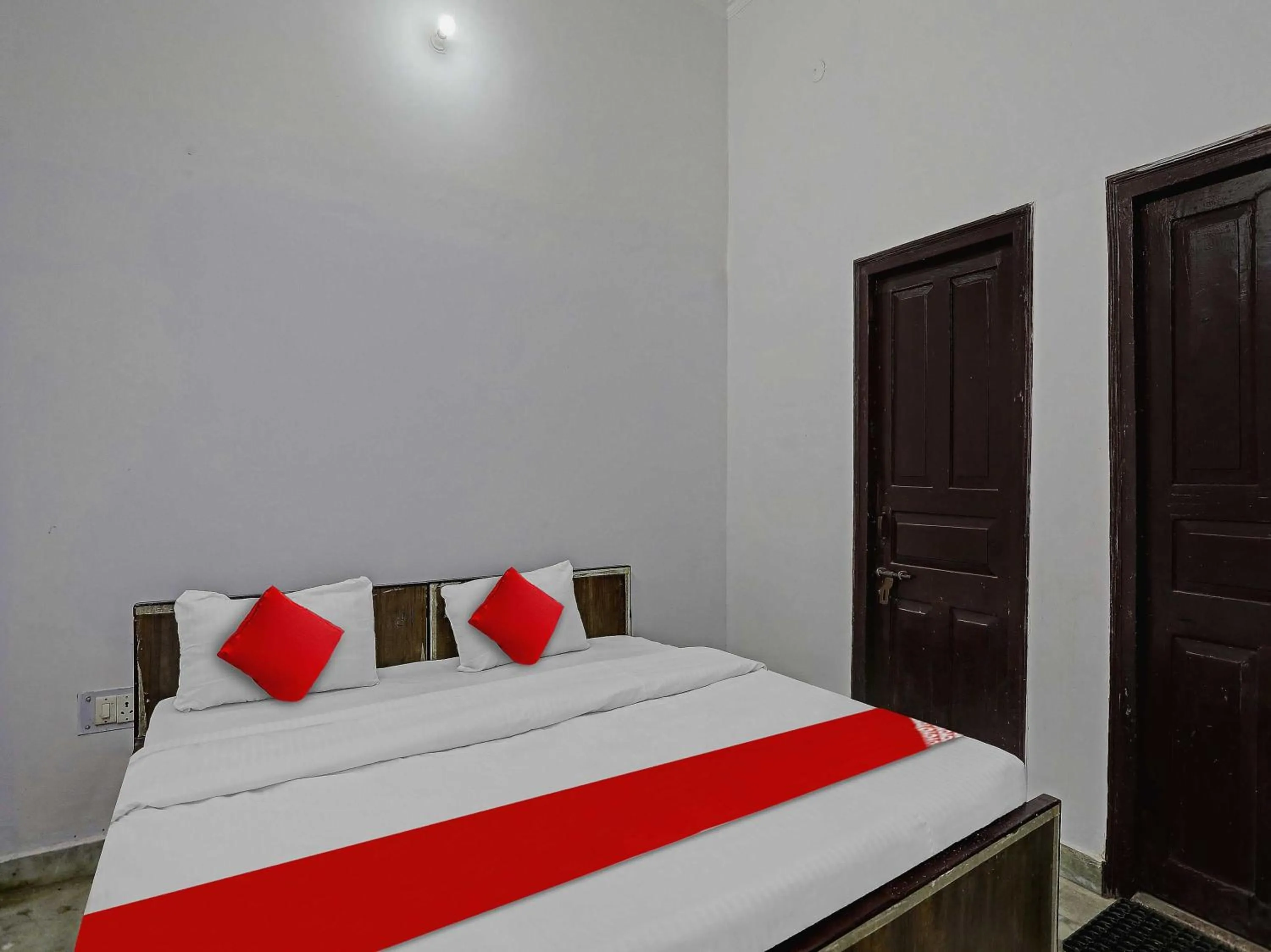 Bedroom, Bed in Hotel O by OYO easy stay inn