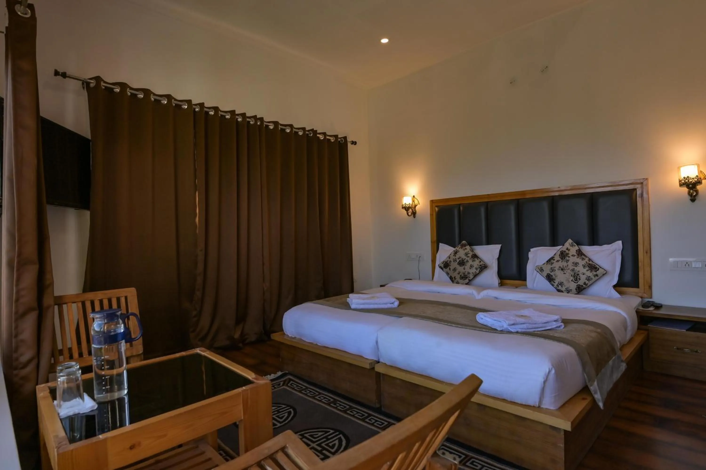 Bedroom, Bed in LADAKH ODYSSEY Hotel