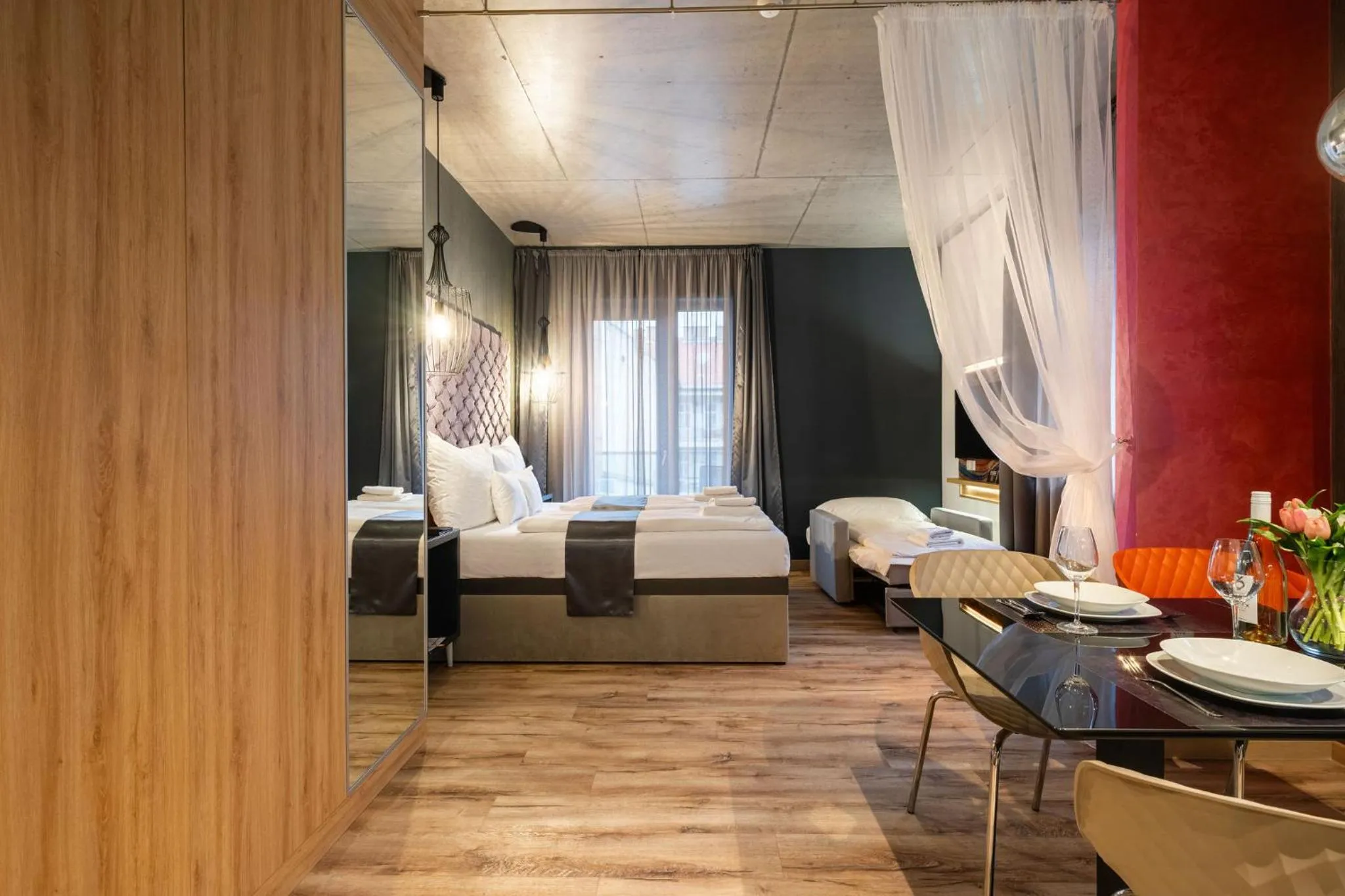 Photo of the whole room, Bed in Onyx Luxury Budapest