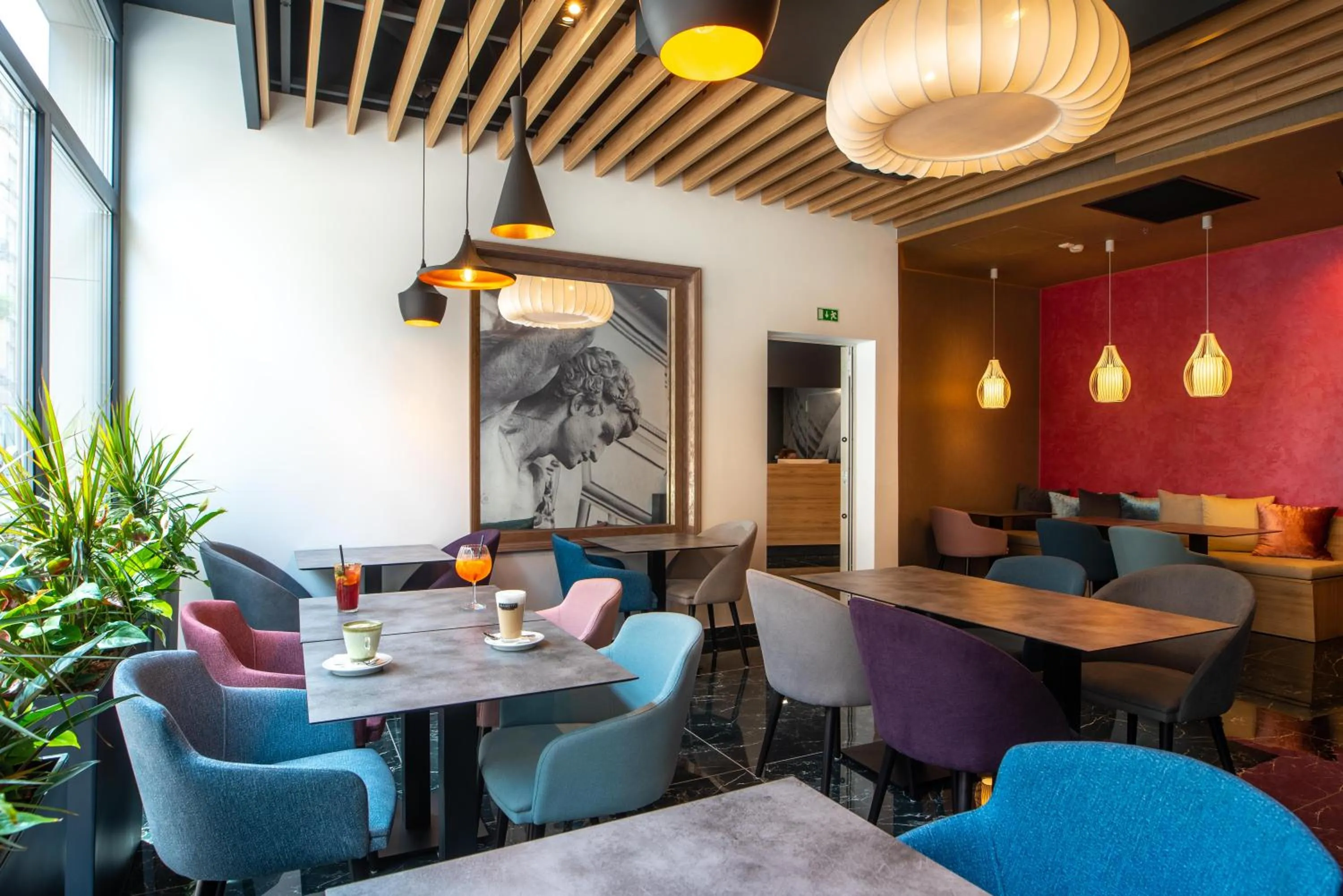 Restaurant/places to eat in Onyx Luxury Budapest