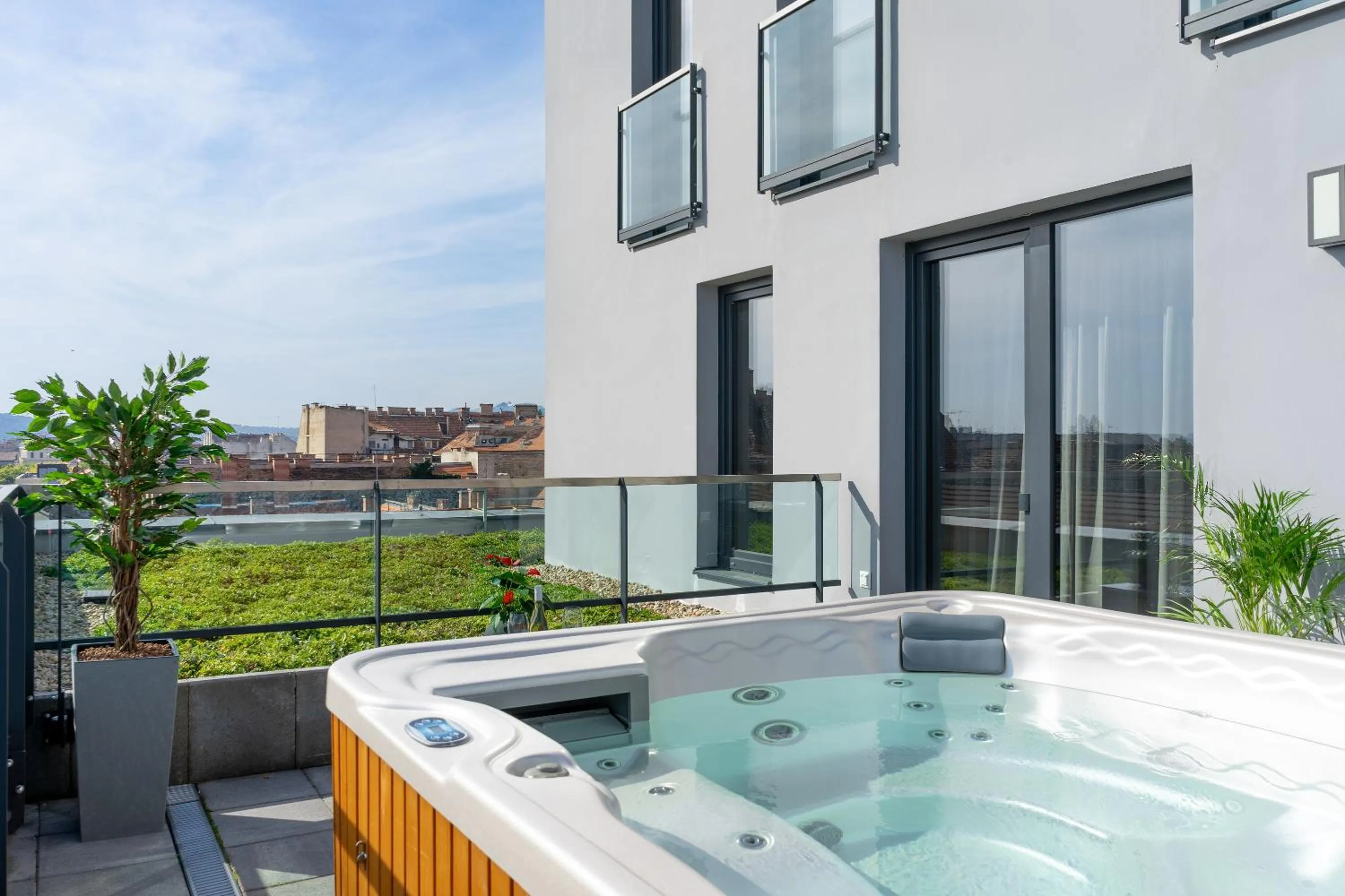 Day in Onyx Luxury Budapest