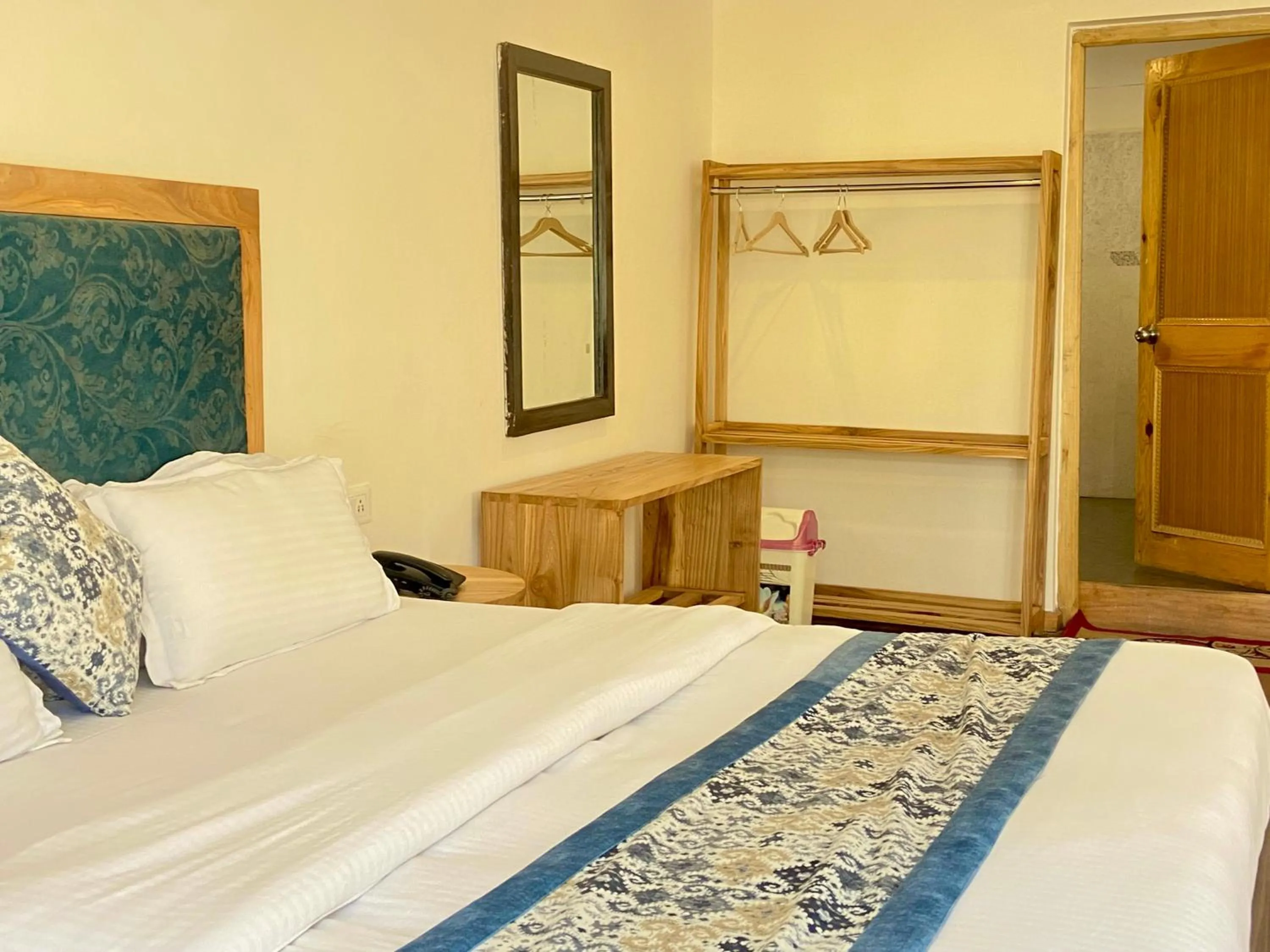 Bedroom, Bed in Hotel Palam Hills