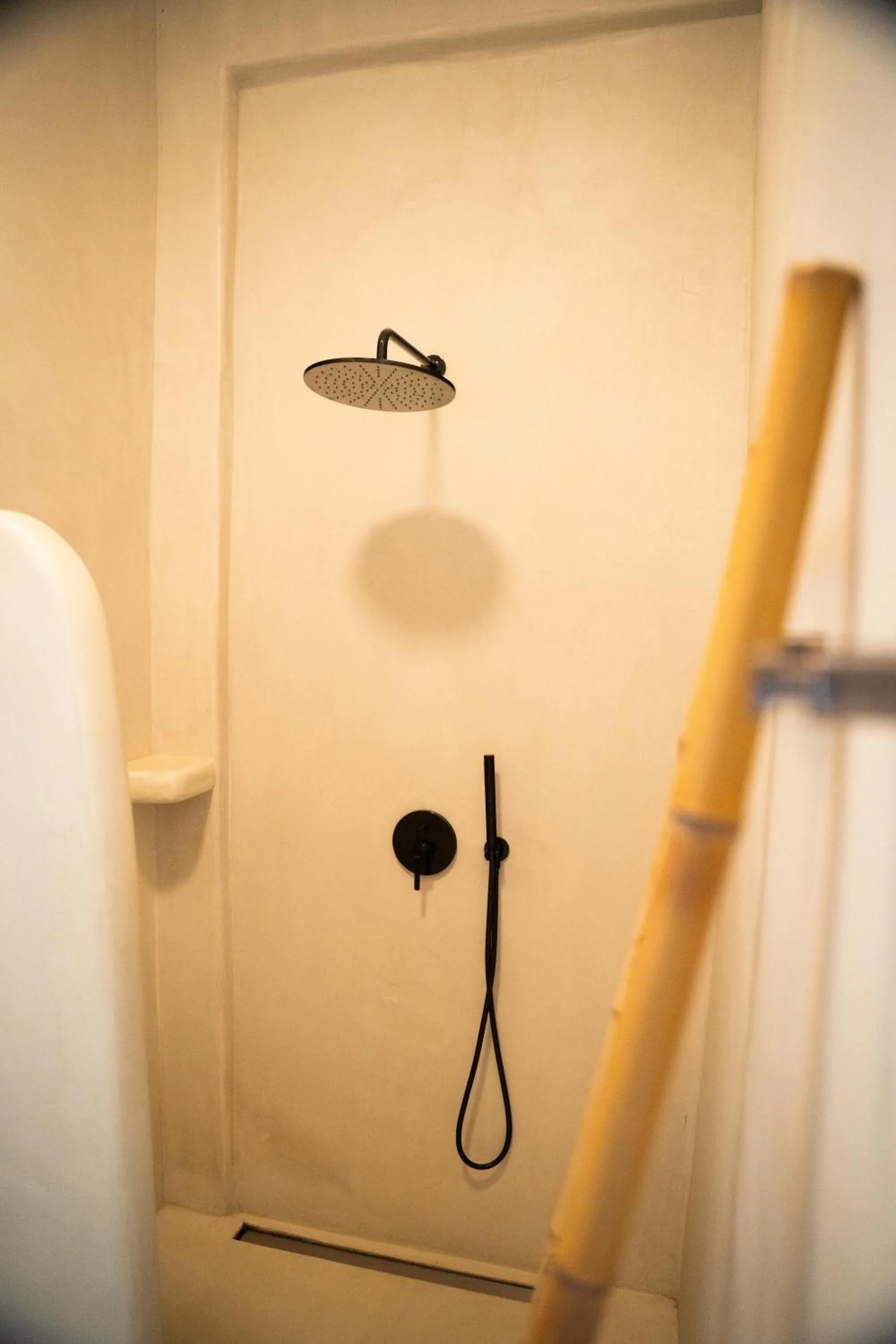 Shower in Divino Caldera