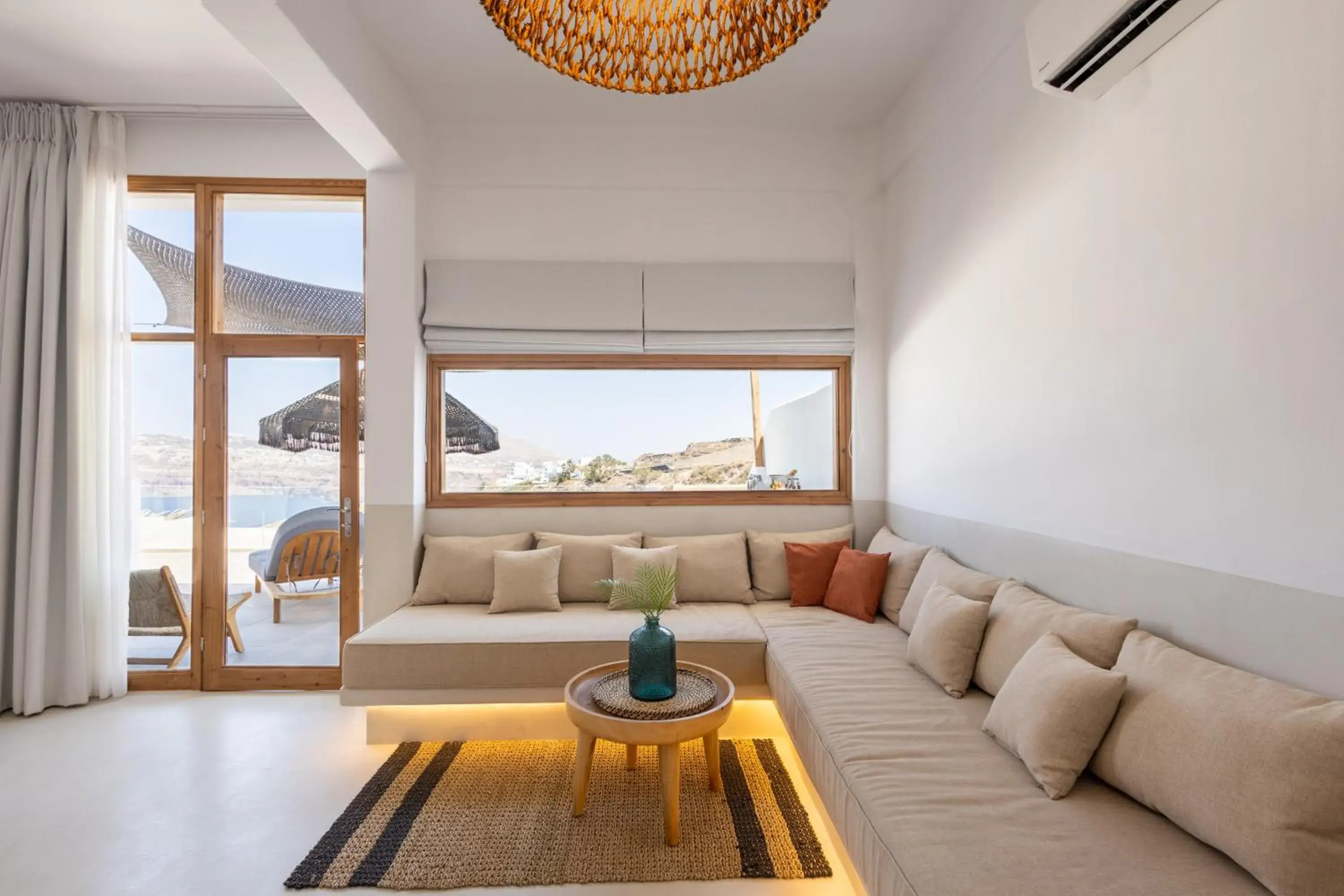 Luxury Suite with Hot Tub and Caldera View in Divino Caldera Luxury Suite with Hot Tub and Caldera View in Divino Caldera