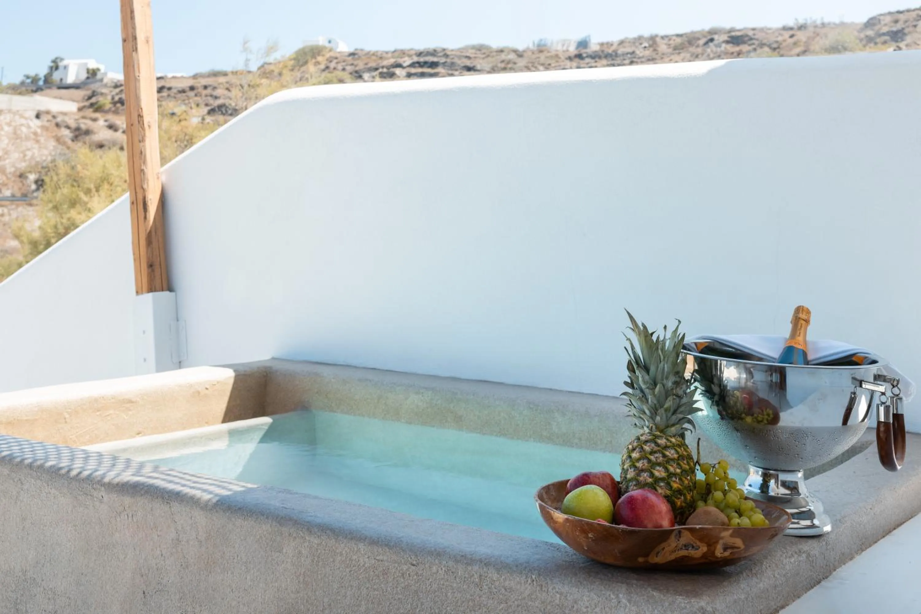 Swimming pool in Divino Caldera