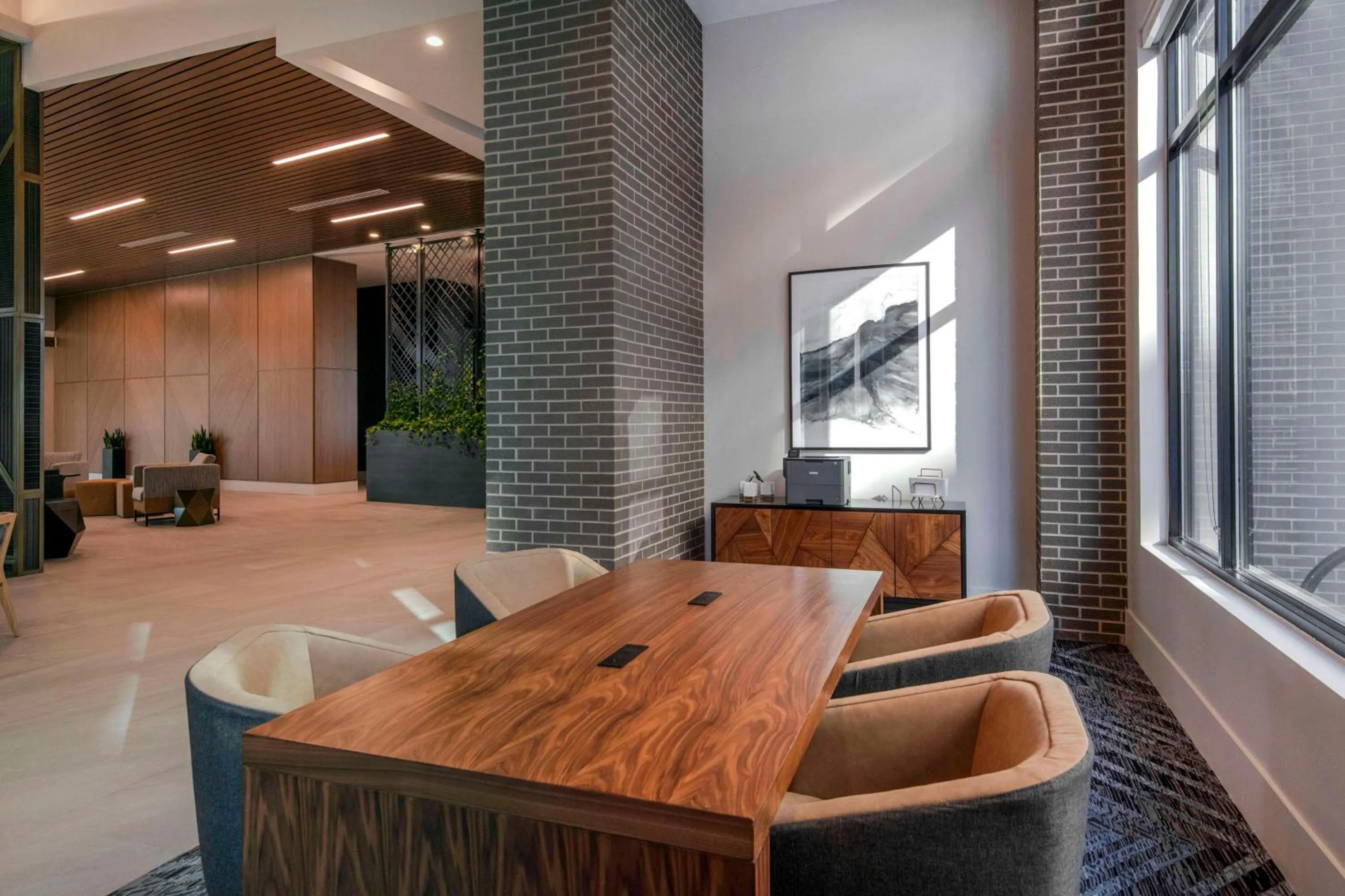 Lobby or reception in Embassy Suites By Hilton Asheville Downtown