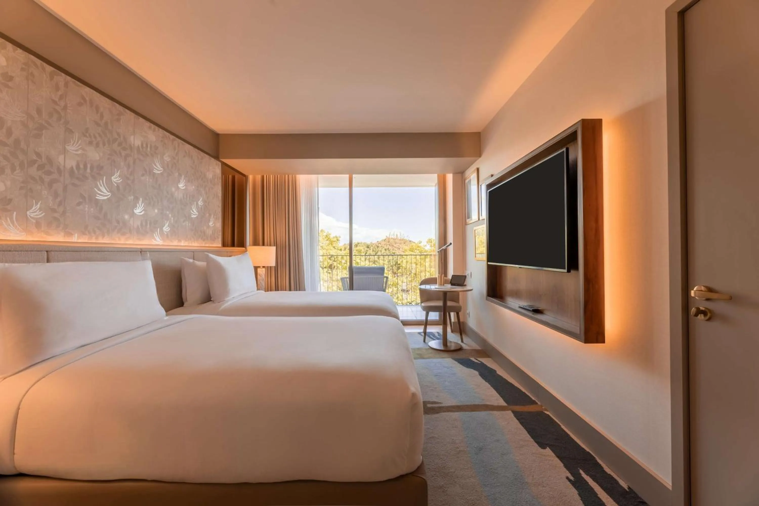 Bed in Legacy Hotel Cascais, Curio Collection By Hilton