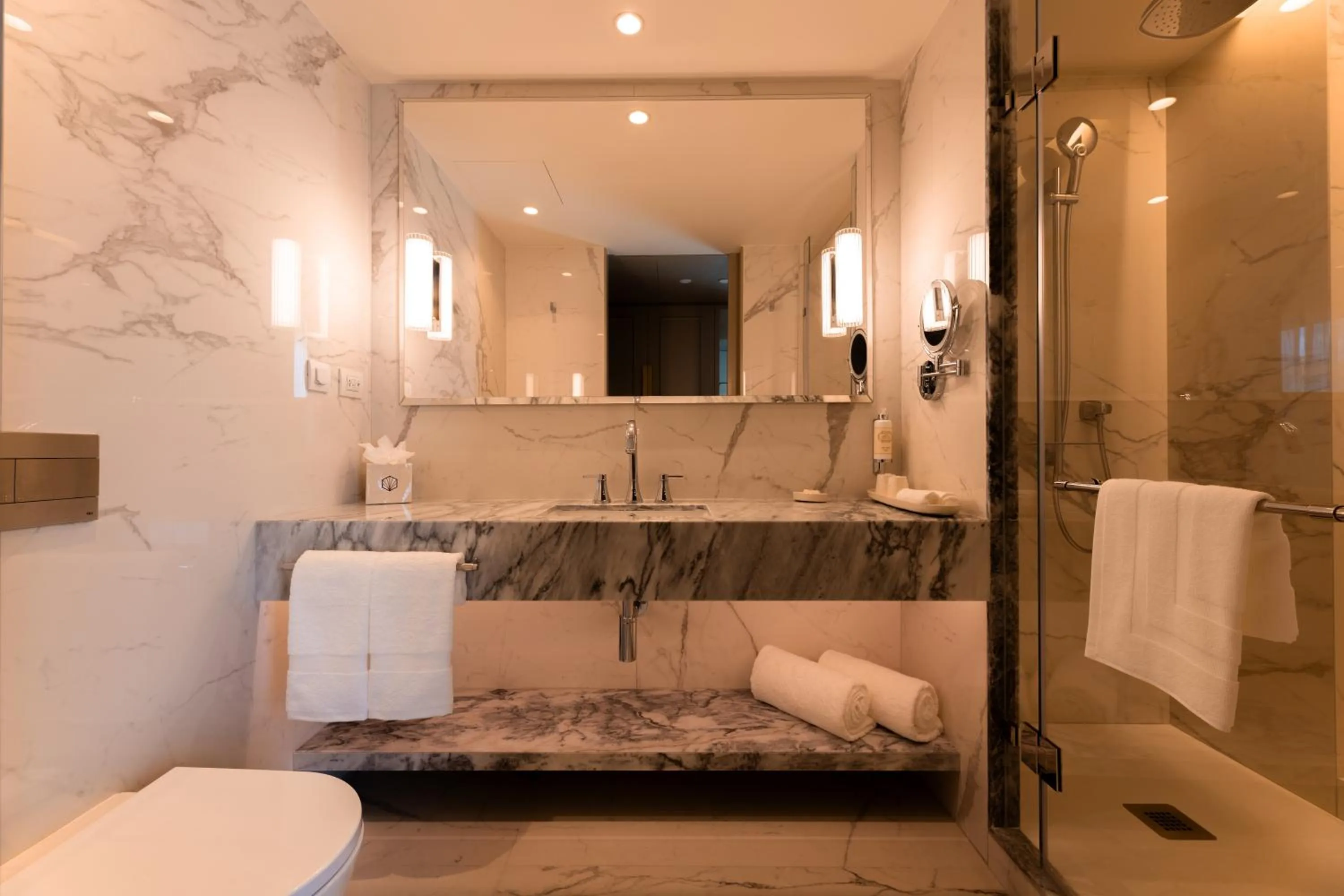 Bathroom in Legacy Hotel Cascais, Curio Collection By Hilton