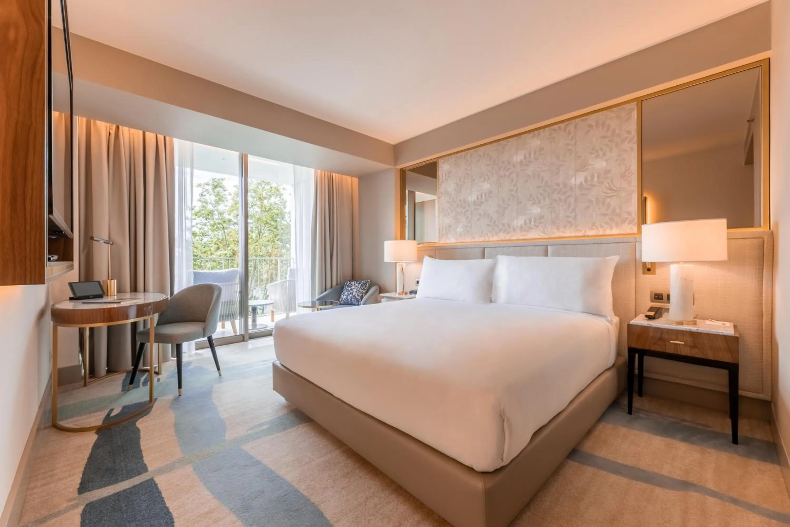 Bedroom, Bed in Legacy Hotel Cascais, Curio Collection By Hilton