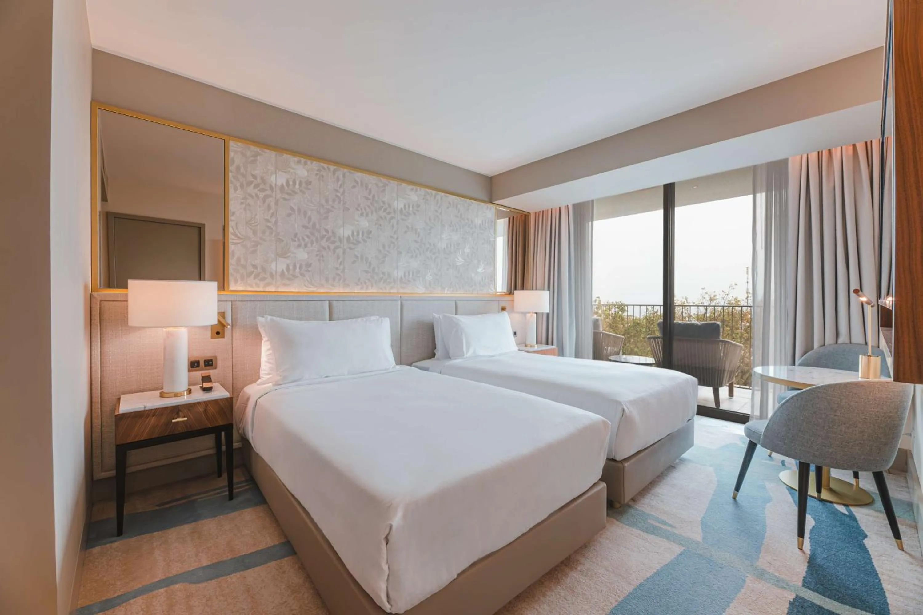 Bed in Legacy Hotel Cascais, Curio Collection By Hilton