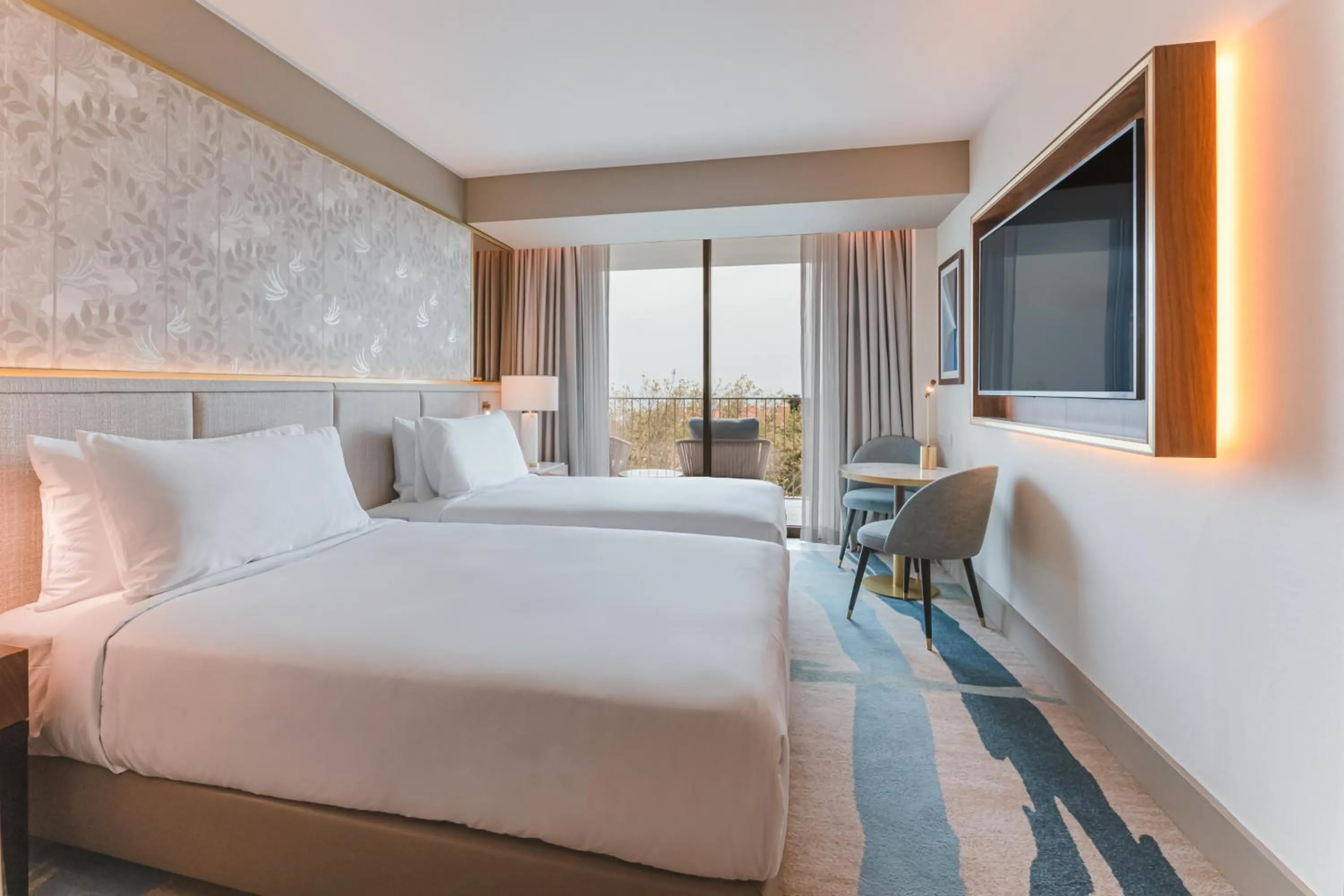 TV and multimedia, Bed in Legacy Hotel Cascais, Curio Collection By Hilton