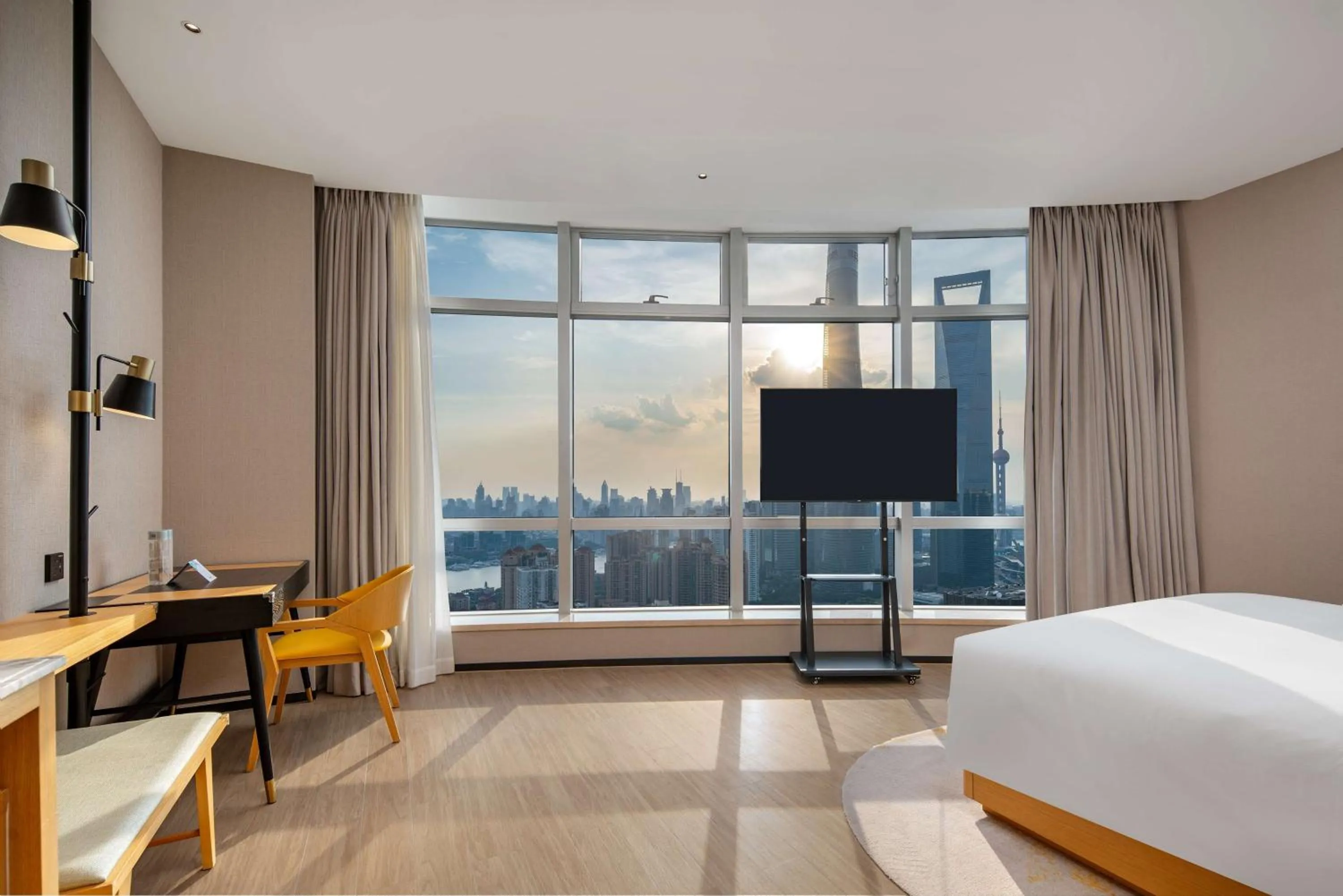 Bed in Hilton Garden Inn Shanghai Lujiazui