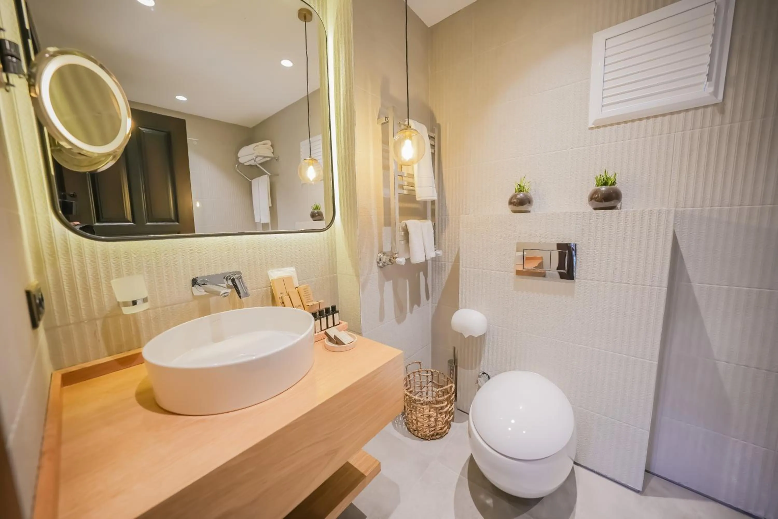 Shower in Nuup Hotel