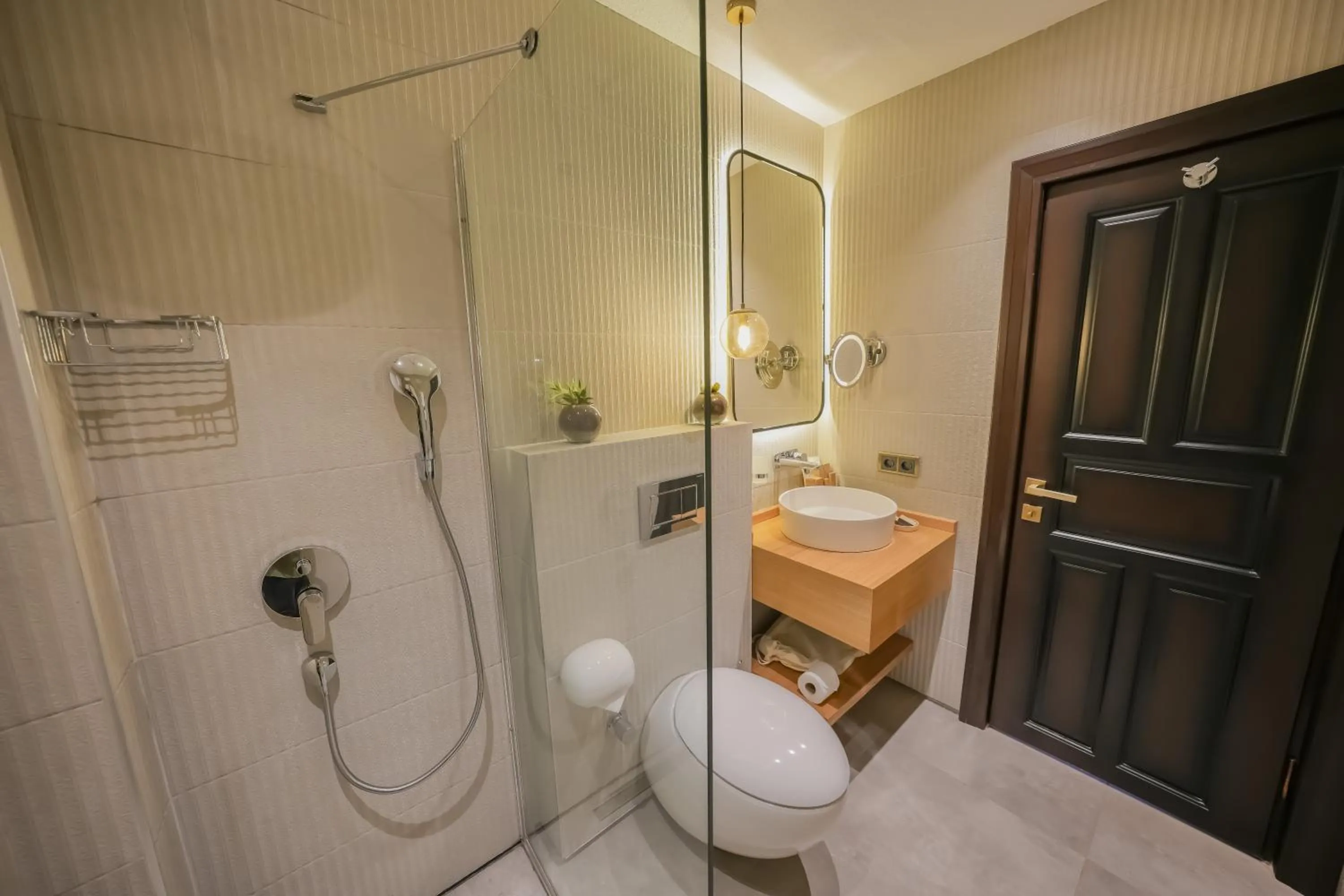 Shower in Nuup Hotel