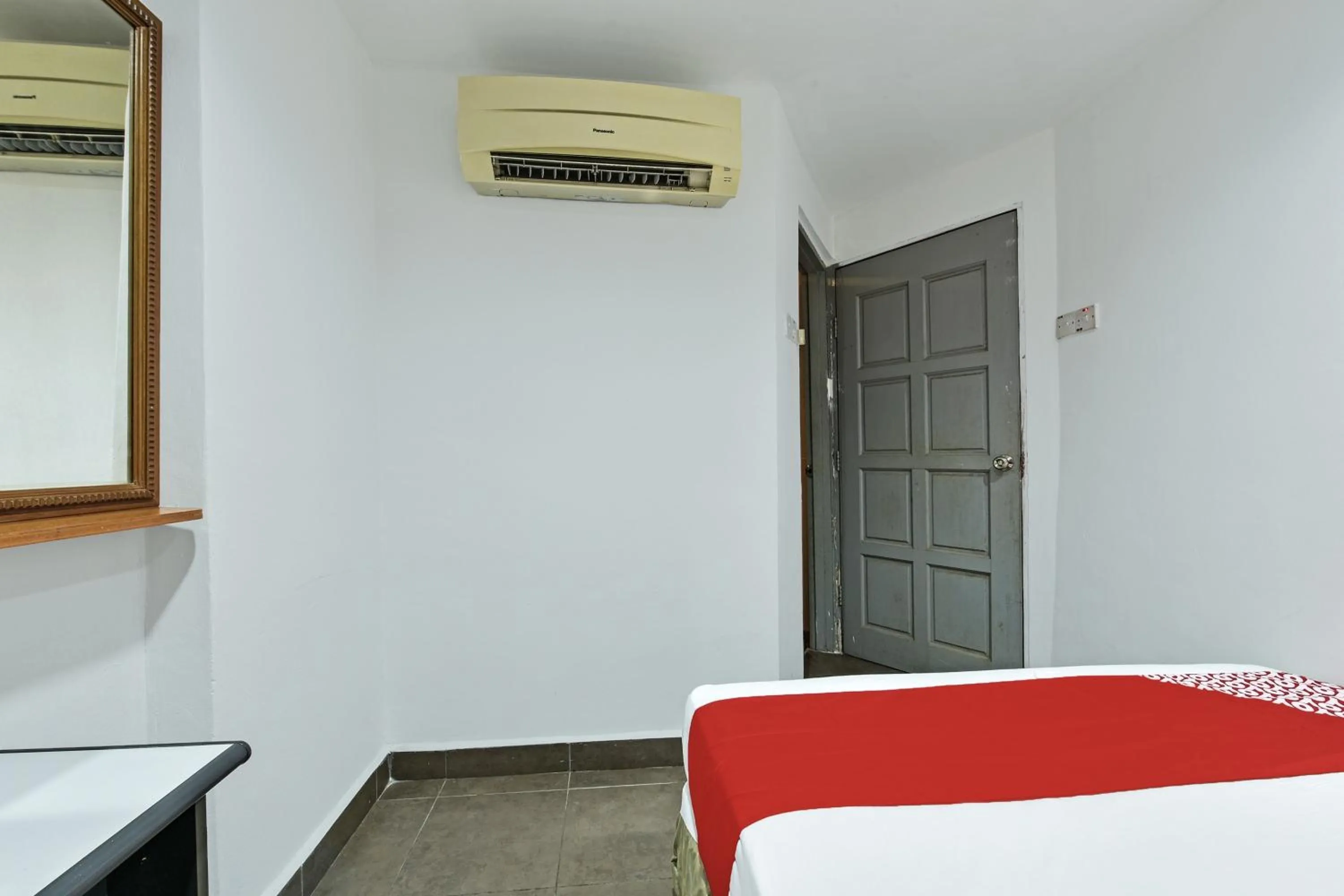 Bedroom, Bed in Super OYO 90780 J Hotel Bukit Bintang