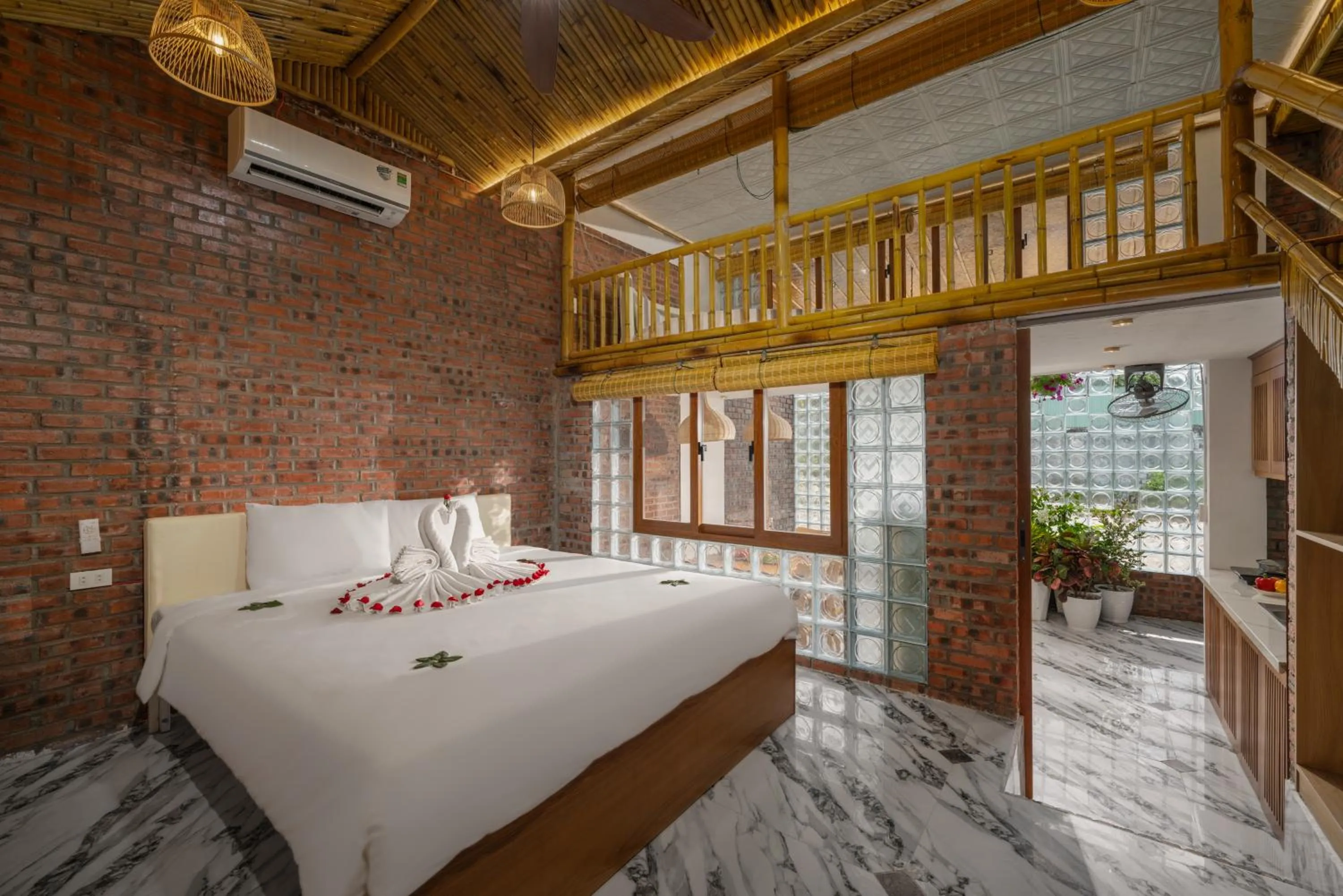 Bed in Hoi An Golden Bamboo An Bang Beach Villa & Spa